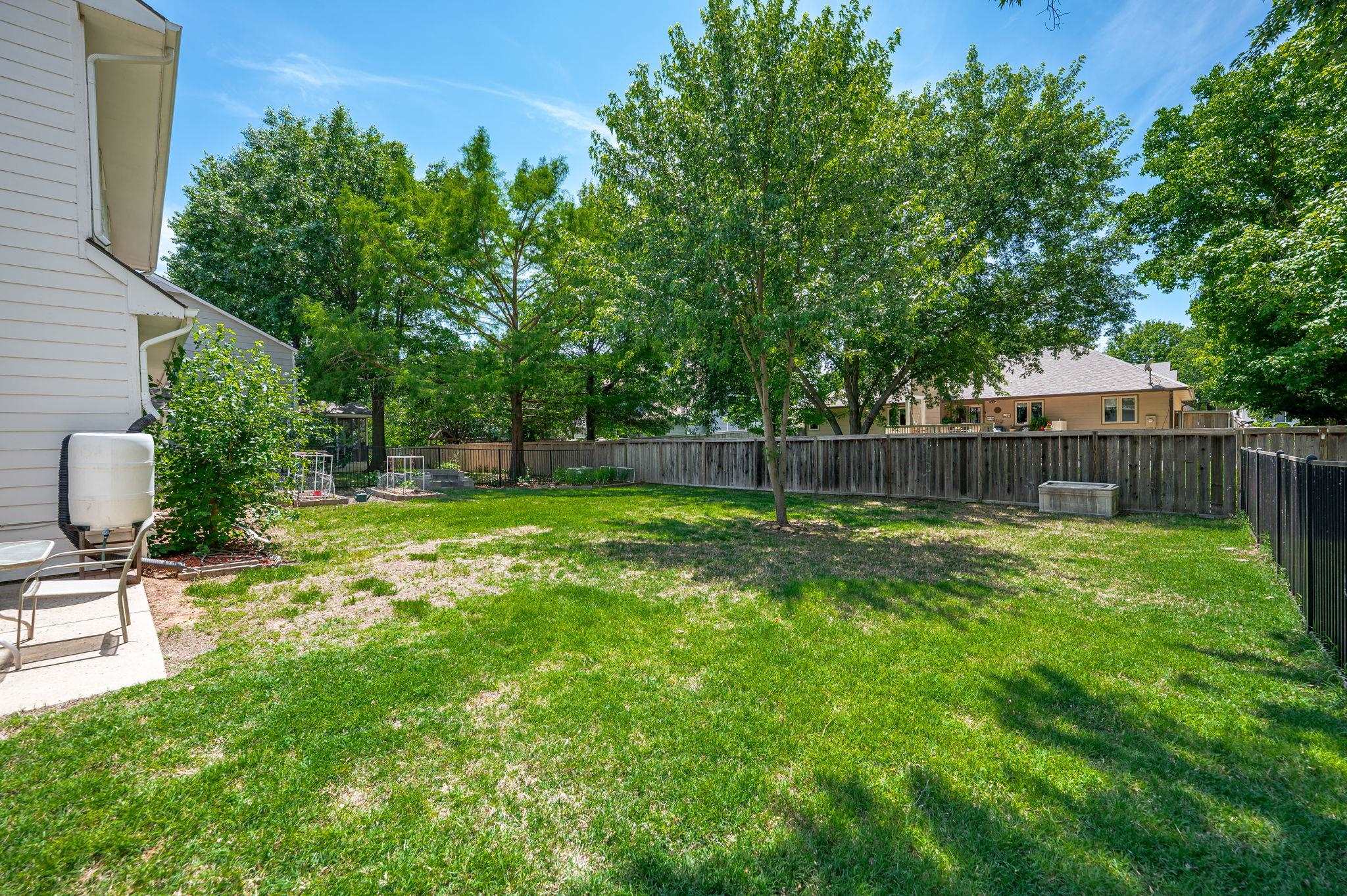 2335 N Stoneybrook Ct Property Photo 28