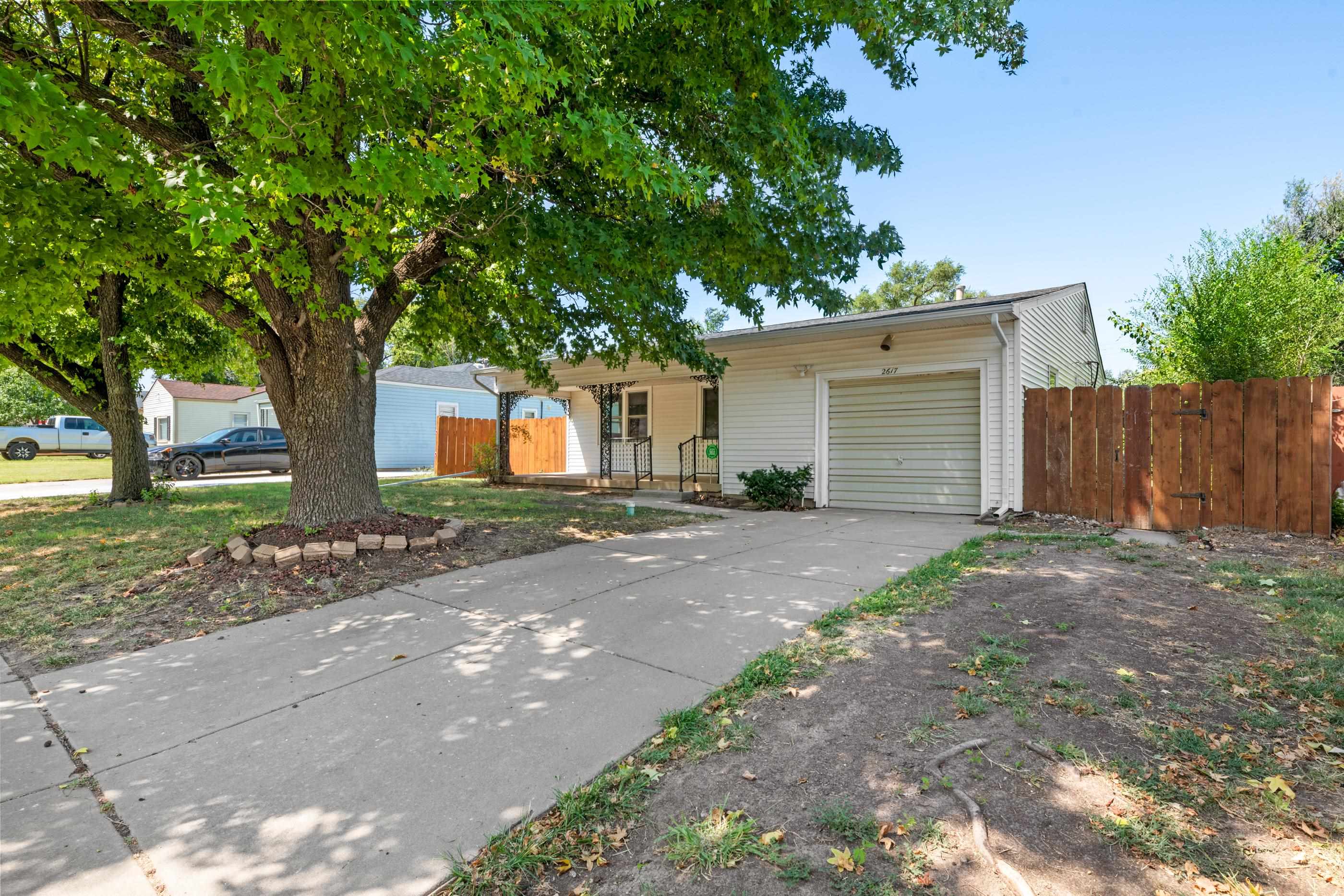 2617 N Erie Property Photo 3