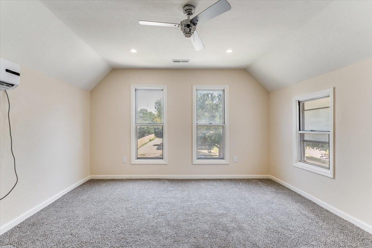 621 S Fern Property Photo 23