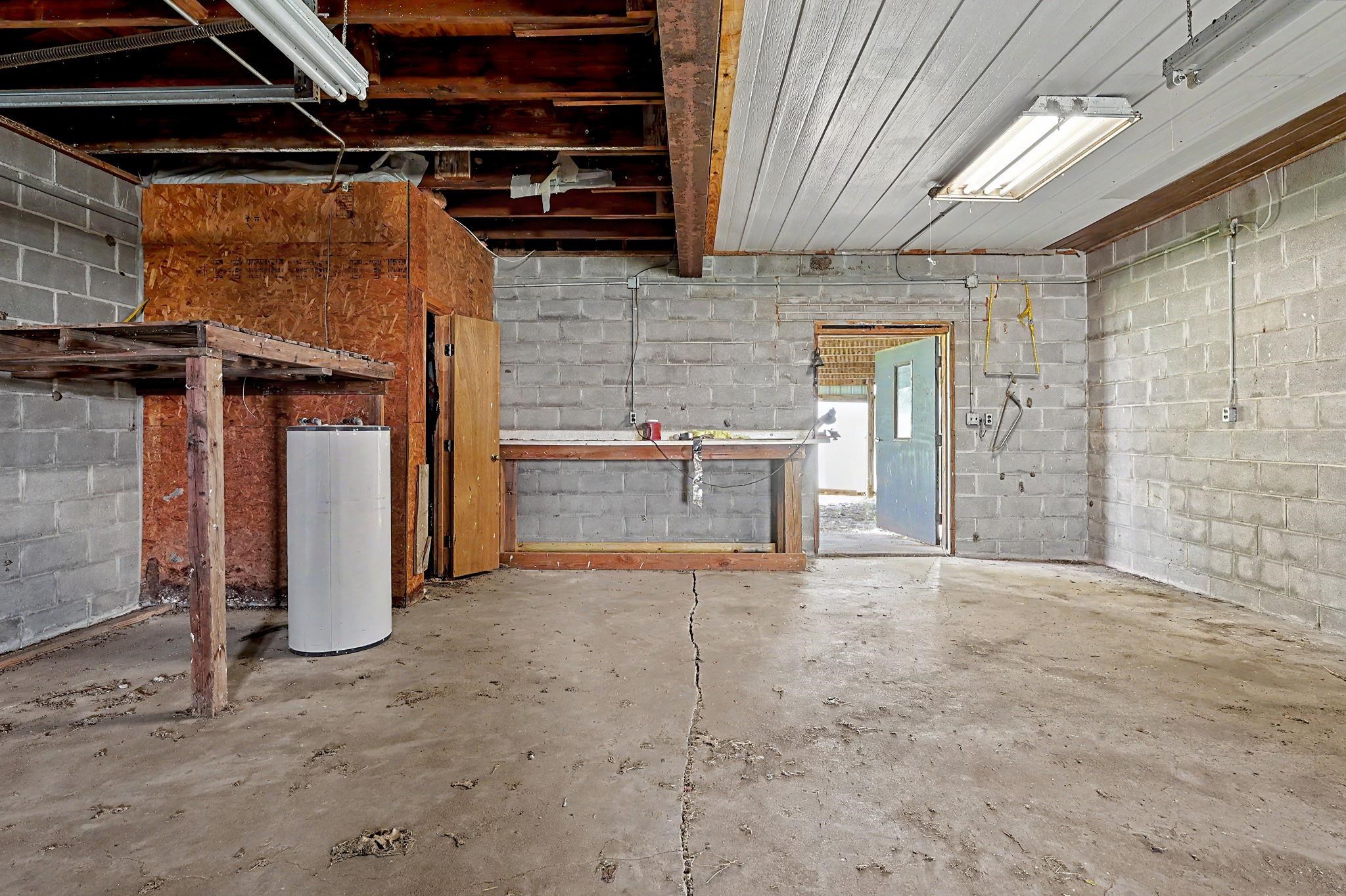 8909 S Spencer Property Photo 17