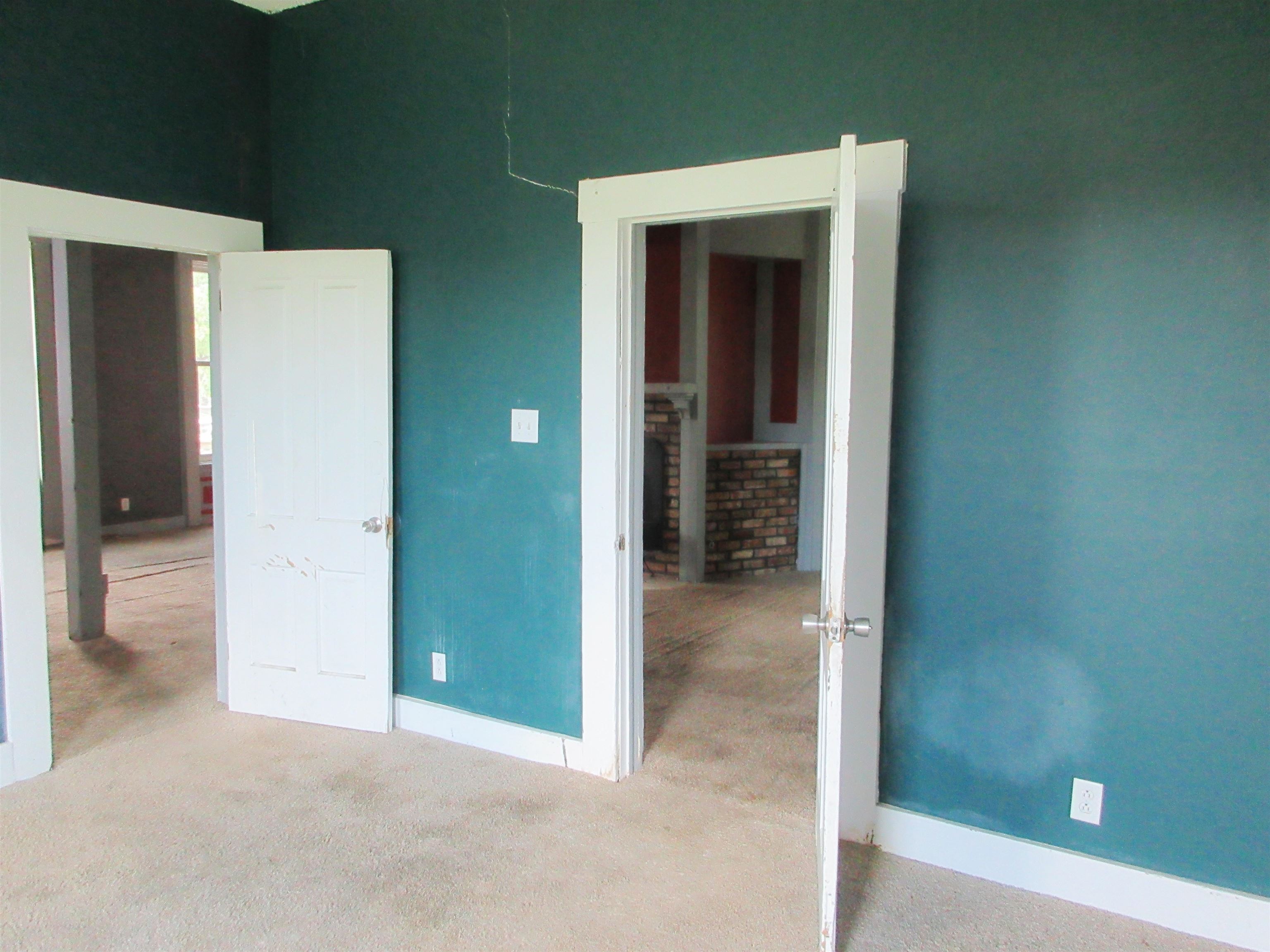 645 S 3rd Ave. Property Photo 10