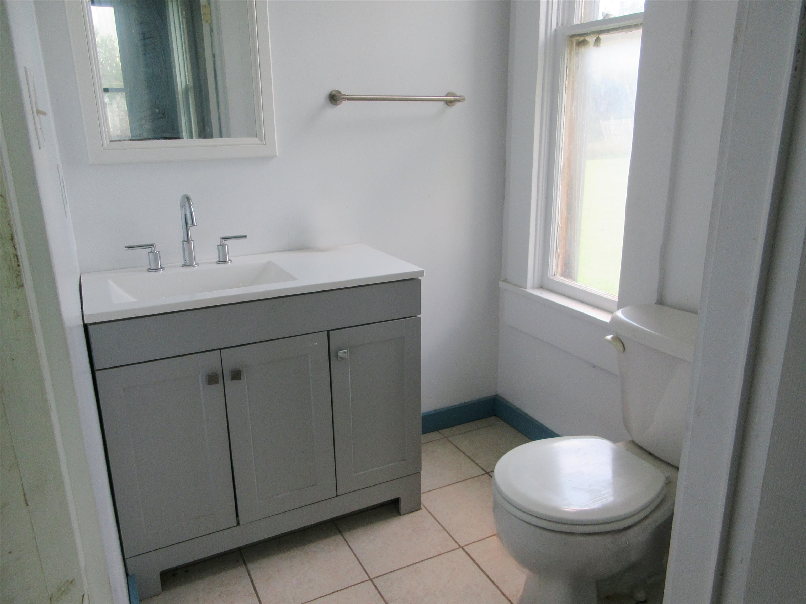 645 S 3rd Ave. Property Photo 11