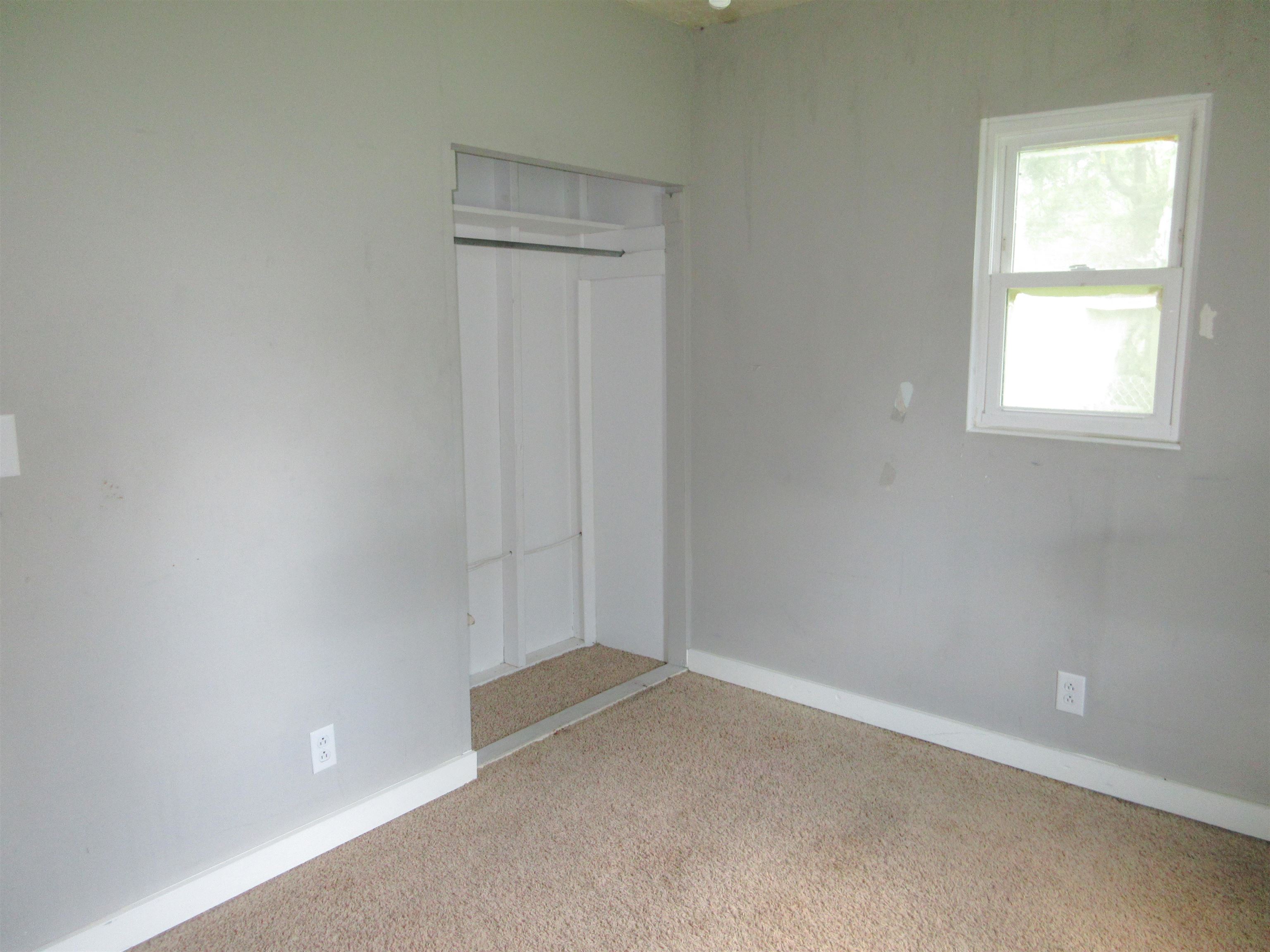 645 S 3rd Ave. Property Photo 20
