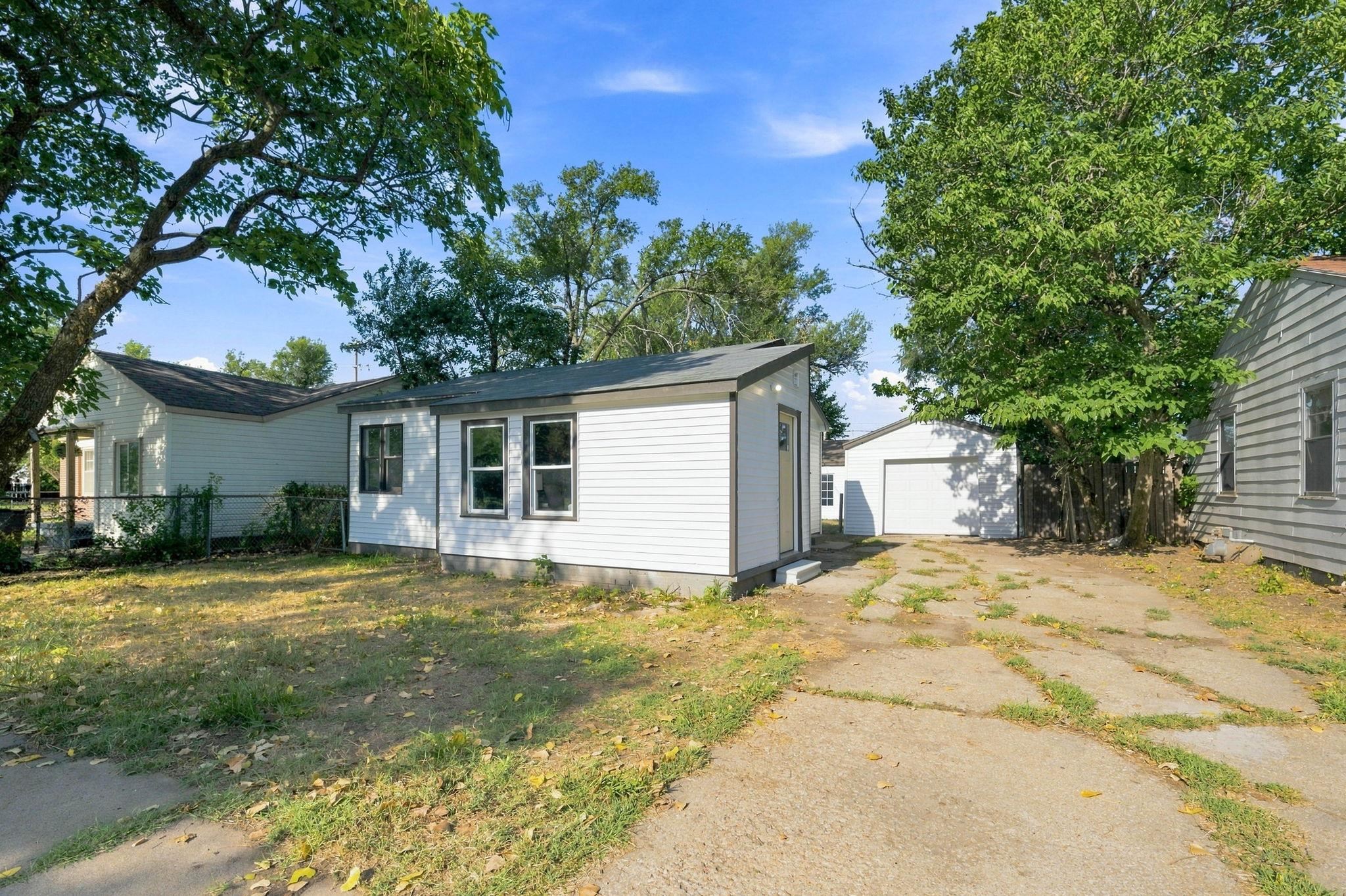 1527 S Sedgwick St Property Photo 1