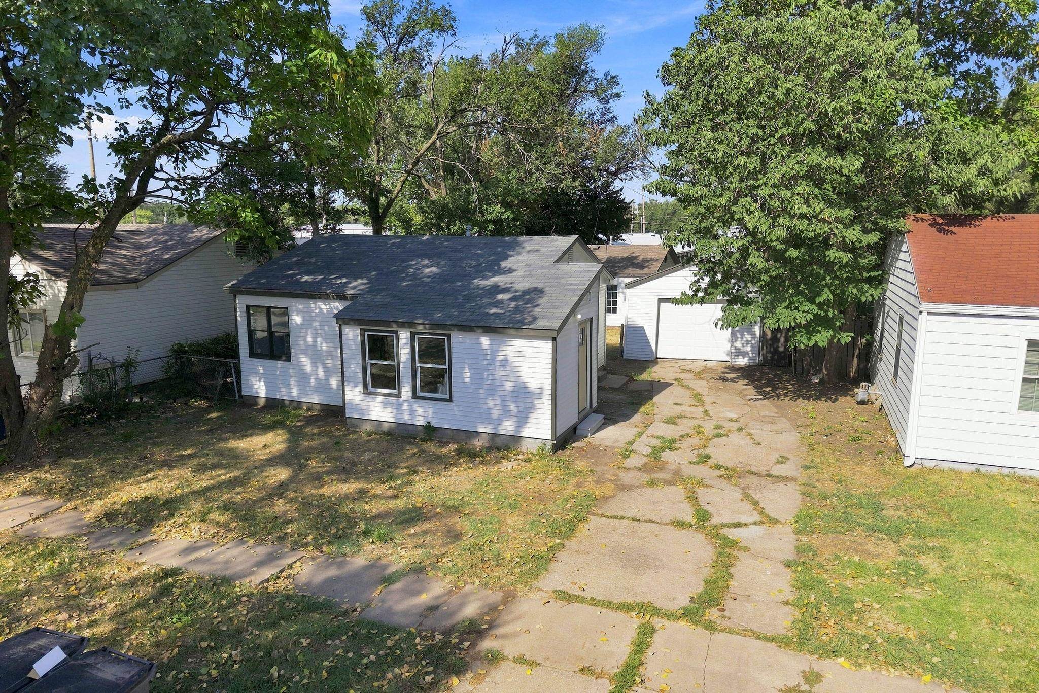 1527 S Sedgwick St Property Photo 4