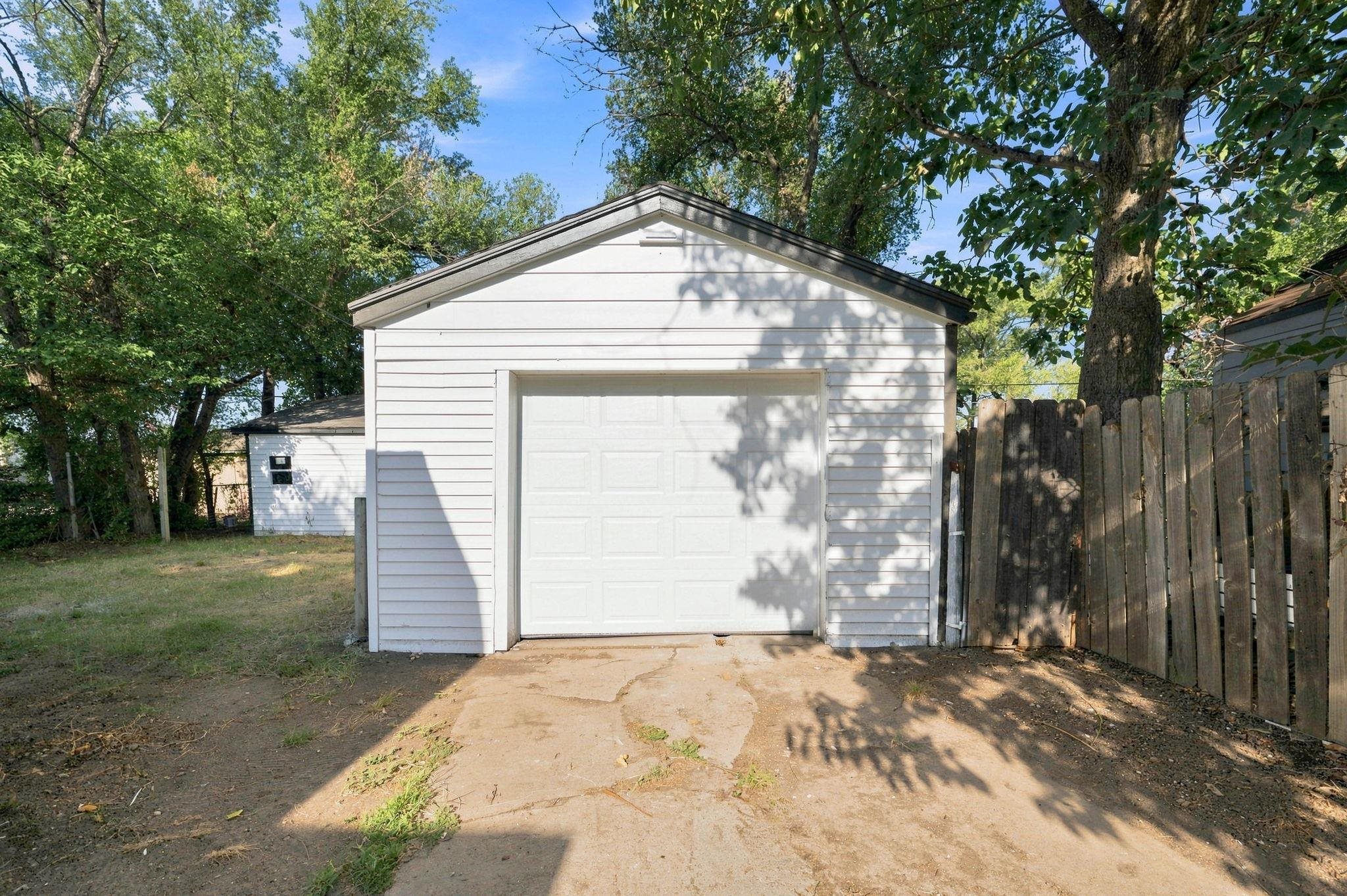 1527 S Sedgwick St Property Photo 6