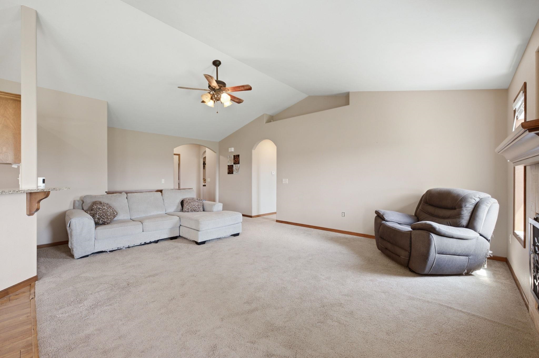 3 Bristol Dr Property Photo 5