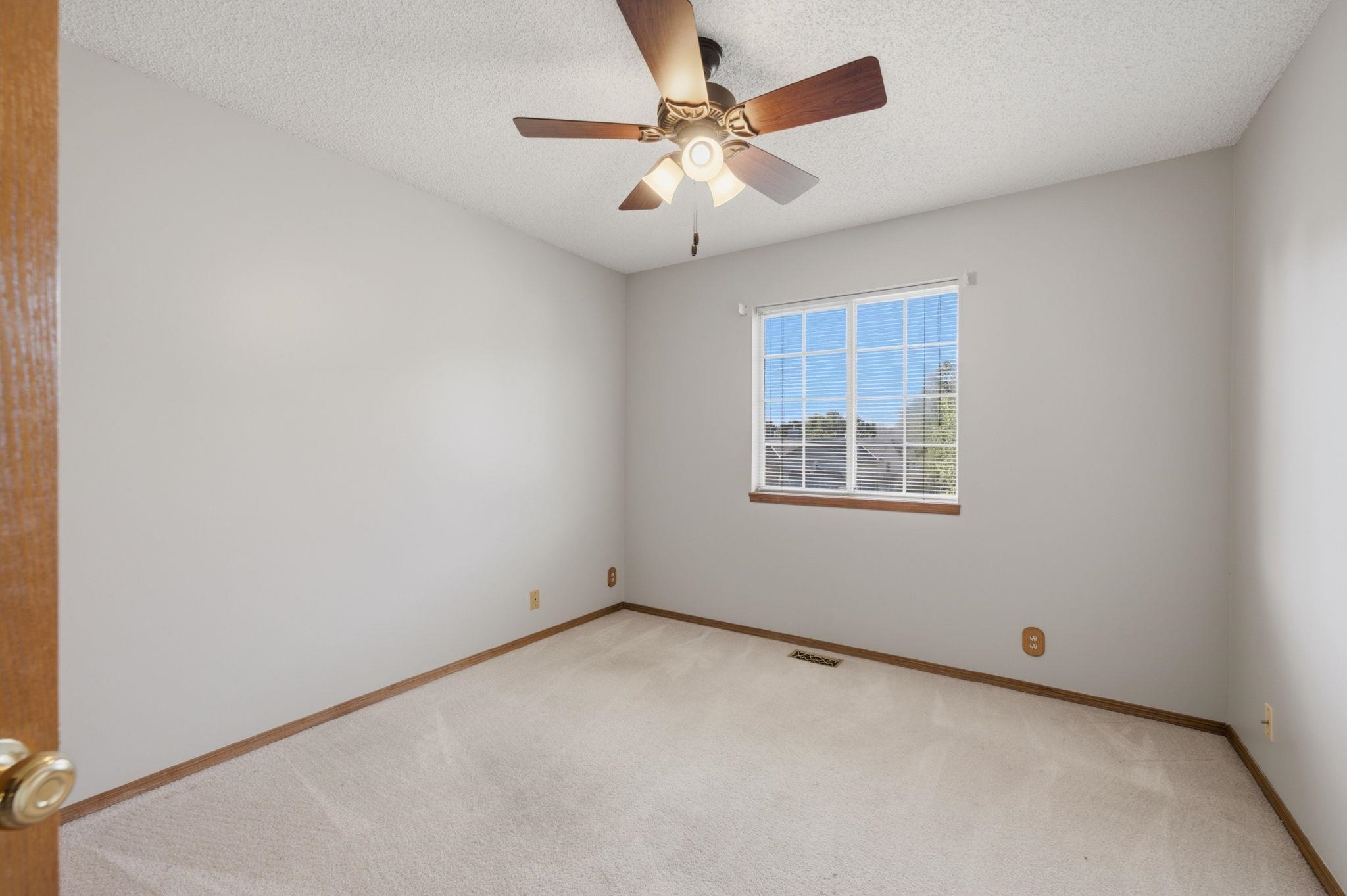 8110 W Westlawn Property Photo 19