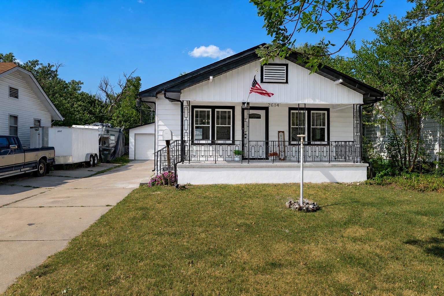 2614 W Douglas Ave