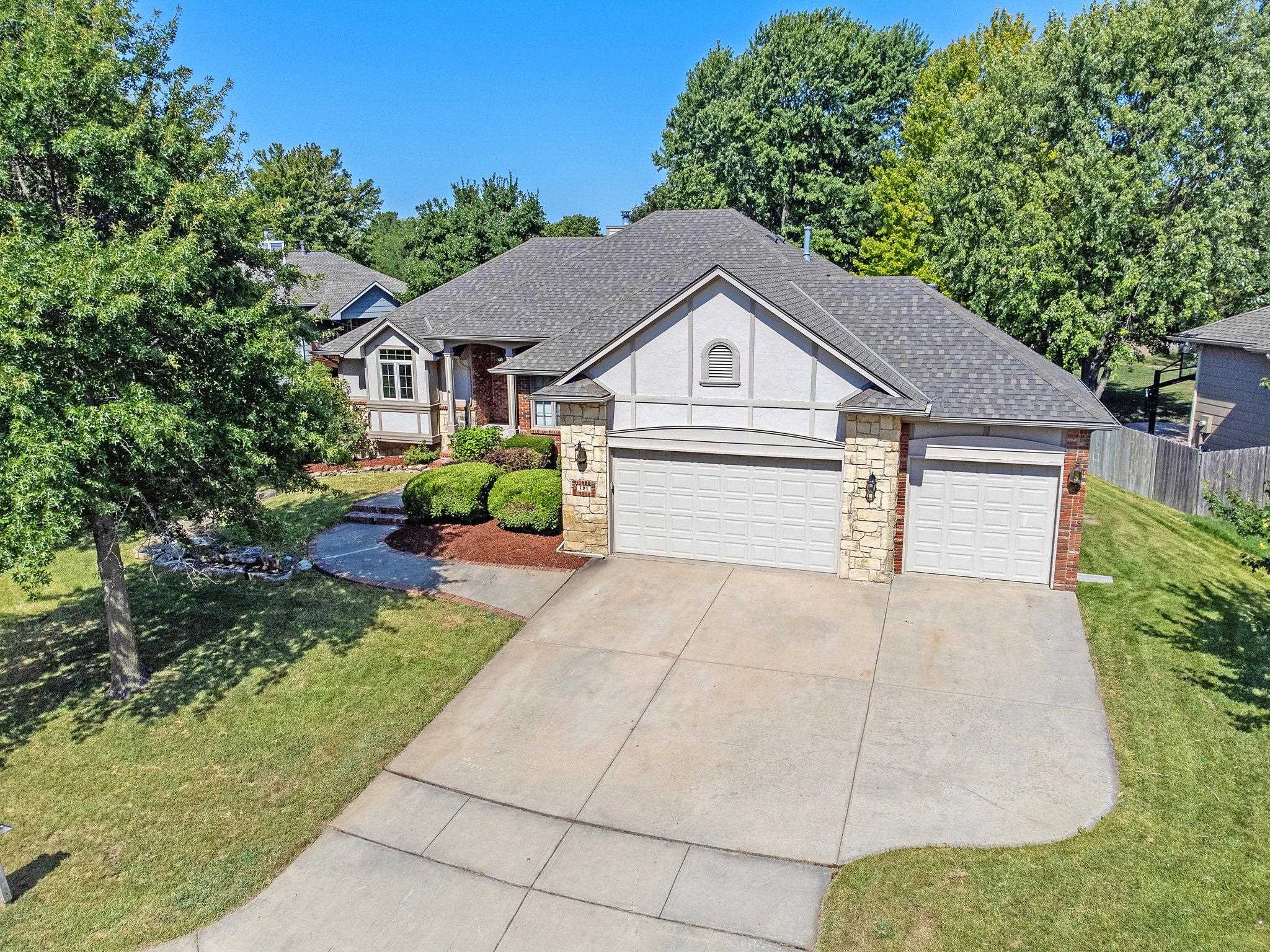 121 S Lakeside Dr. Property Photo 3