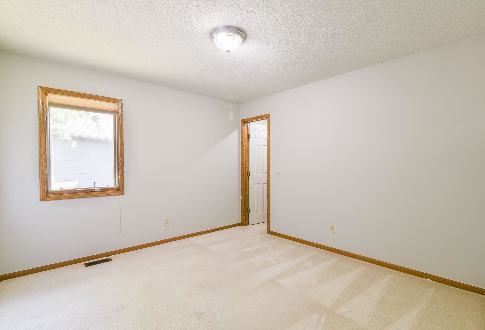 121 S Lakeside Dr. Property Photo 23