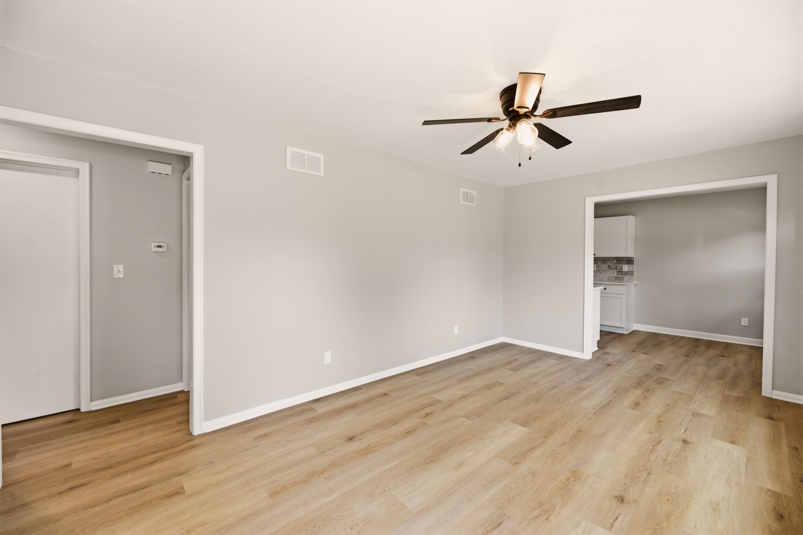 1425 N Georgie Ave Property Photo 6