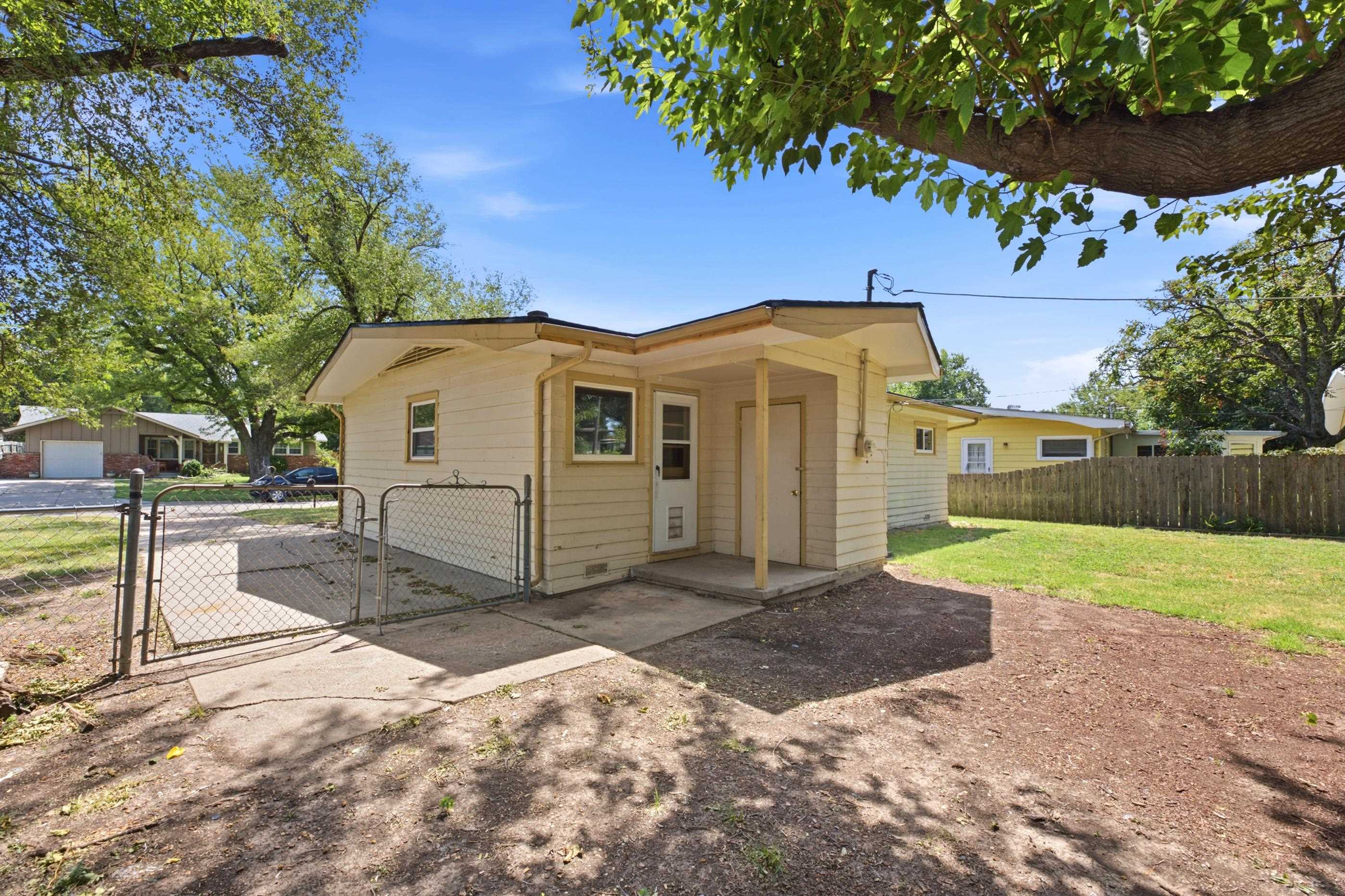 1425 N Georgie Ave Property Photo 28