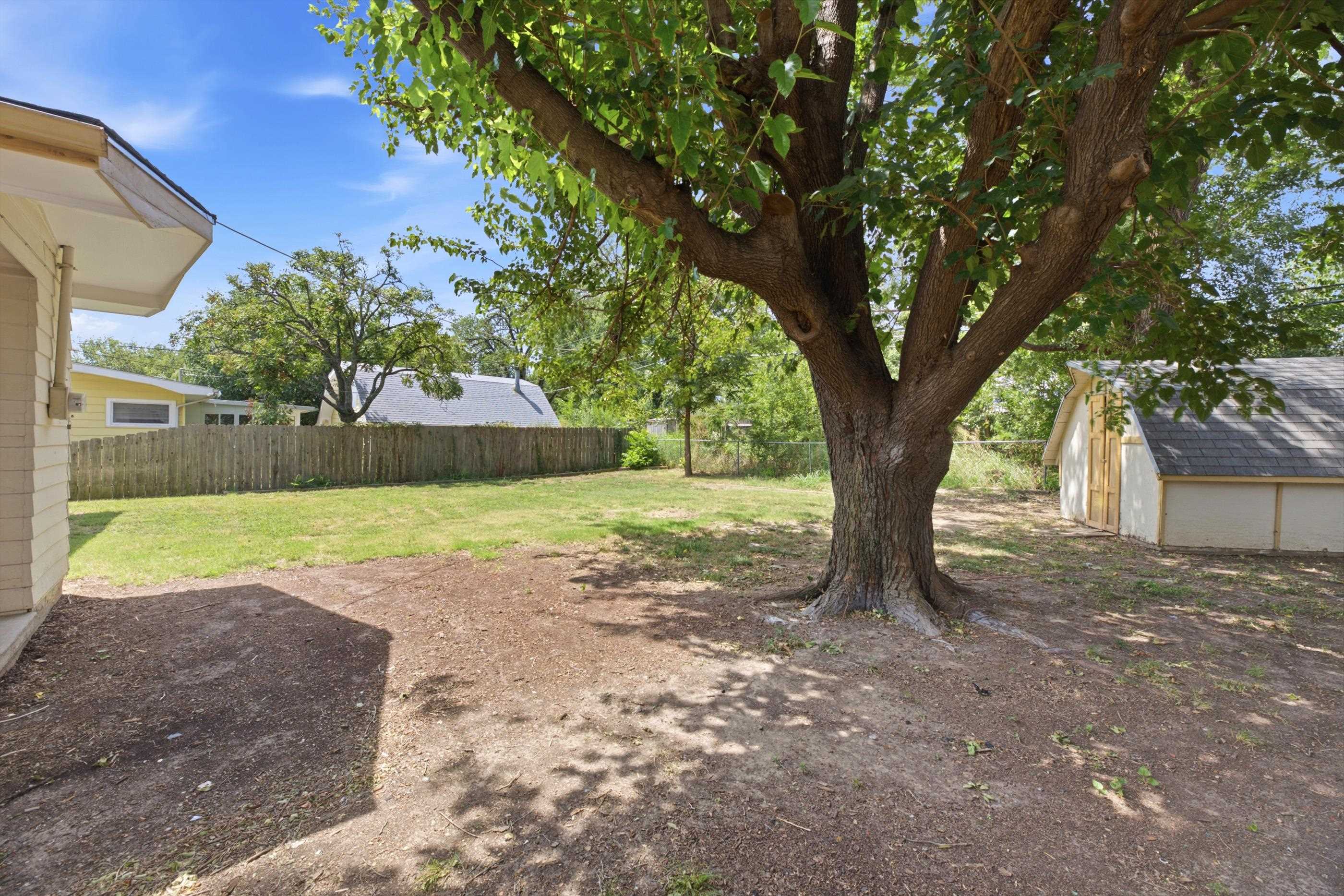 1425 N Georgie Ave Property Photo 29