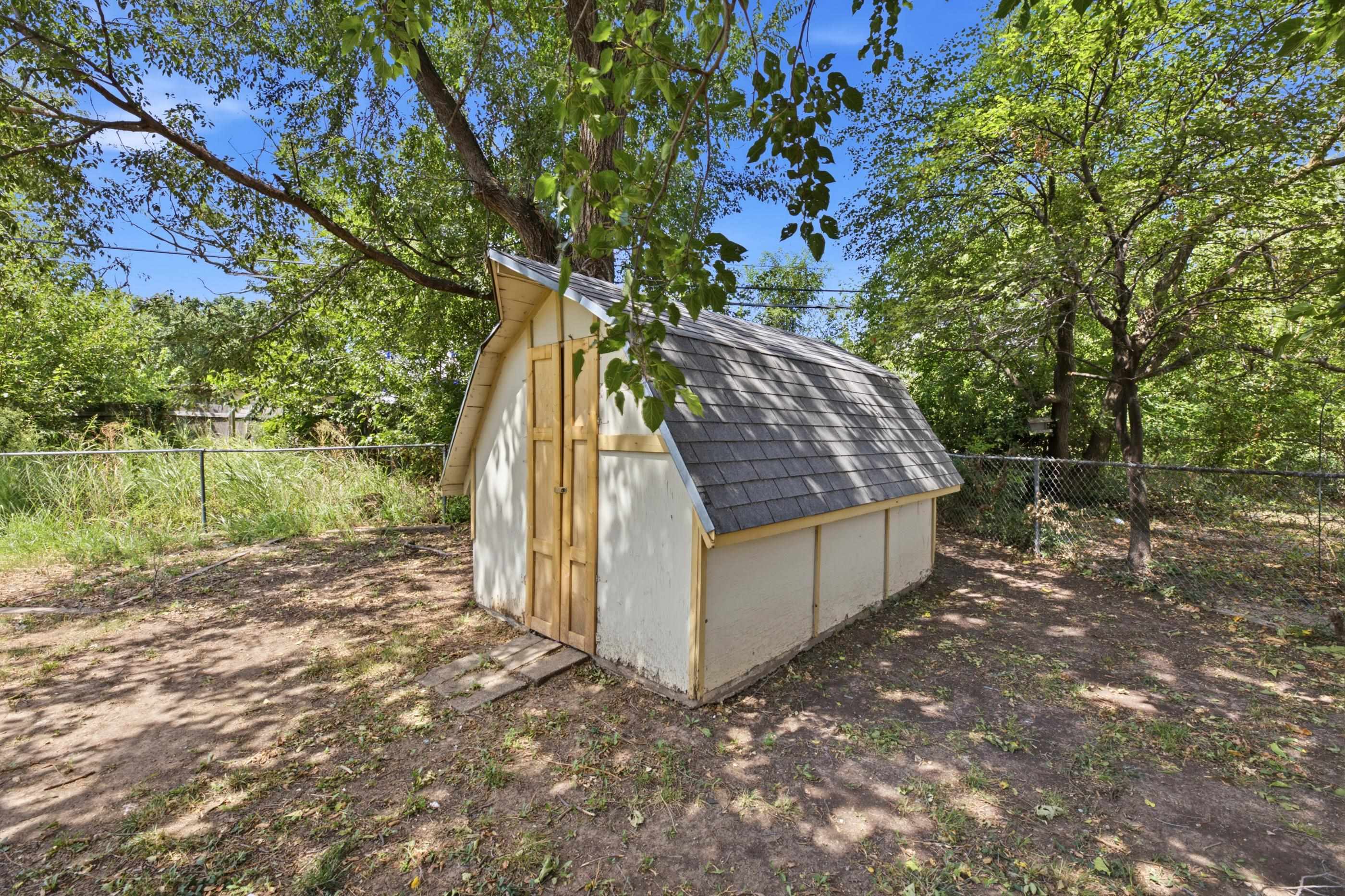 1425 N Georgie Ave Property Photo 30