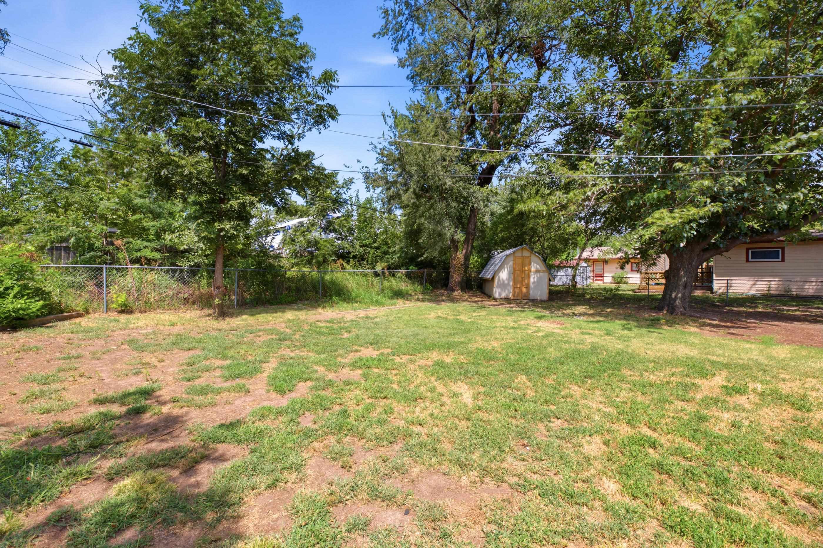 1425 N Georgie Ave Property Photo 31