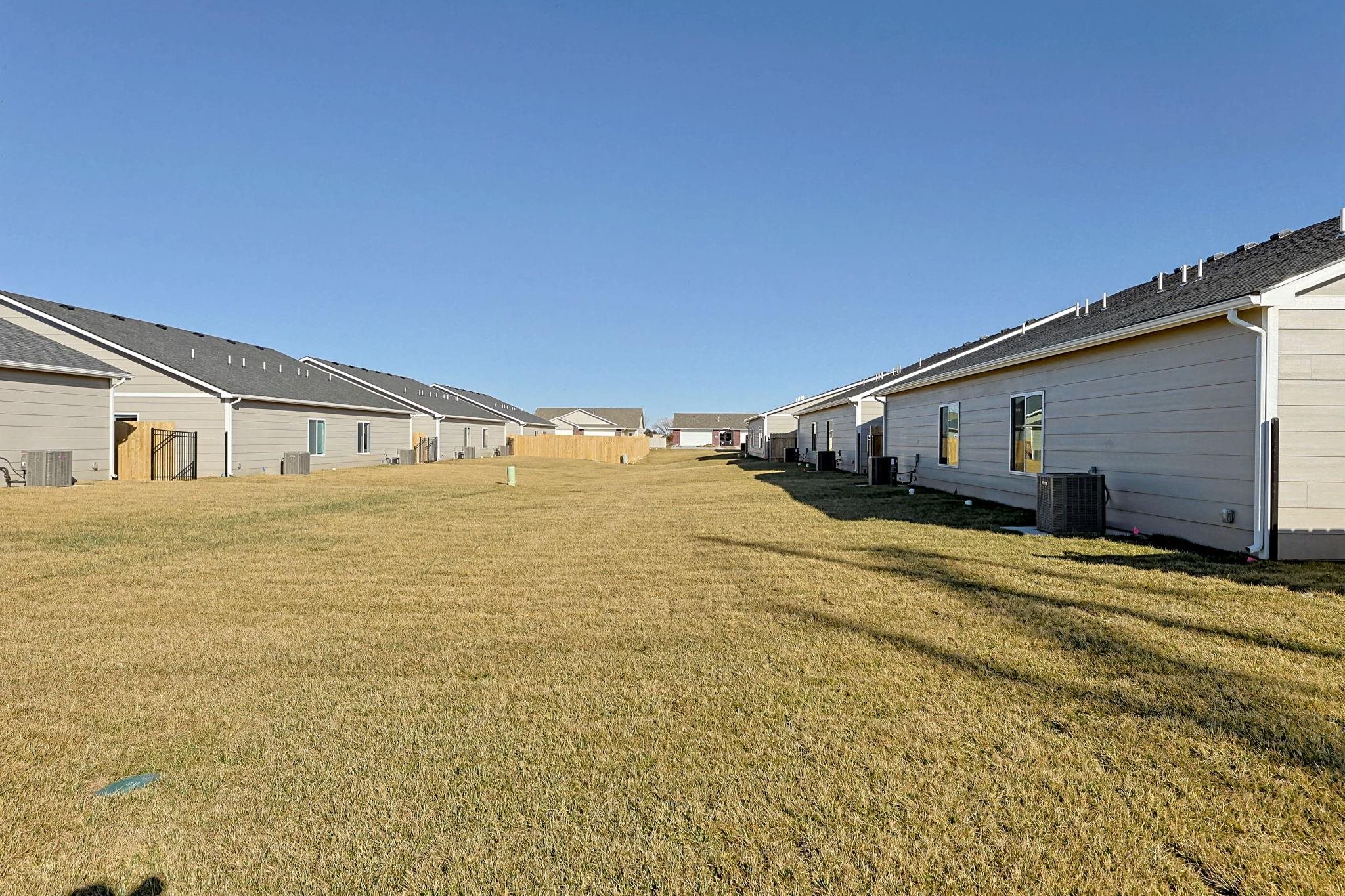 3821-3823 S Bluelake Ct Property Photo 4