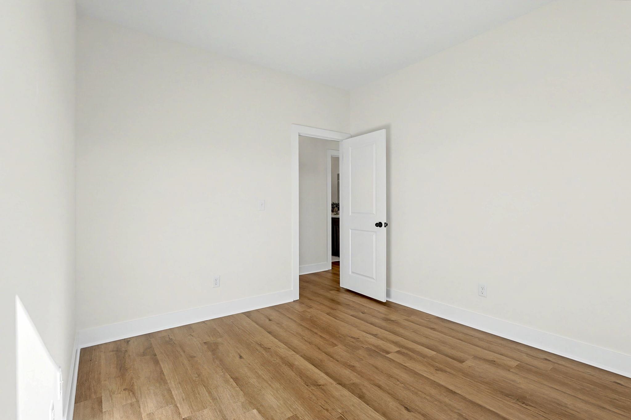 3821-3823 S Bluelake Ct Property Photo 7