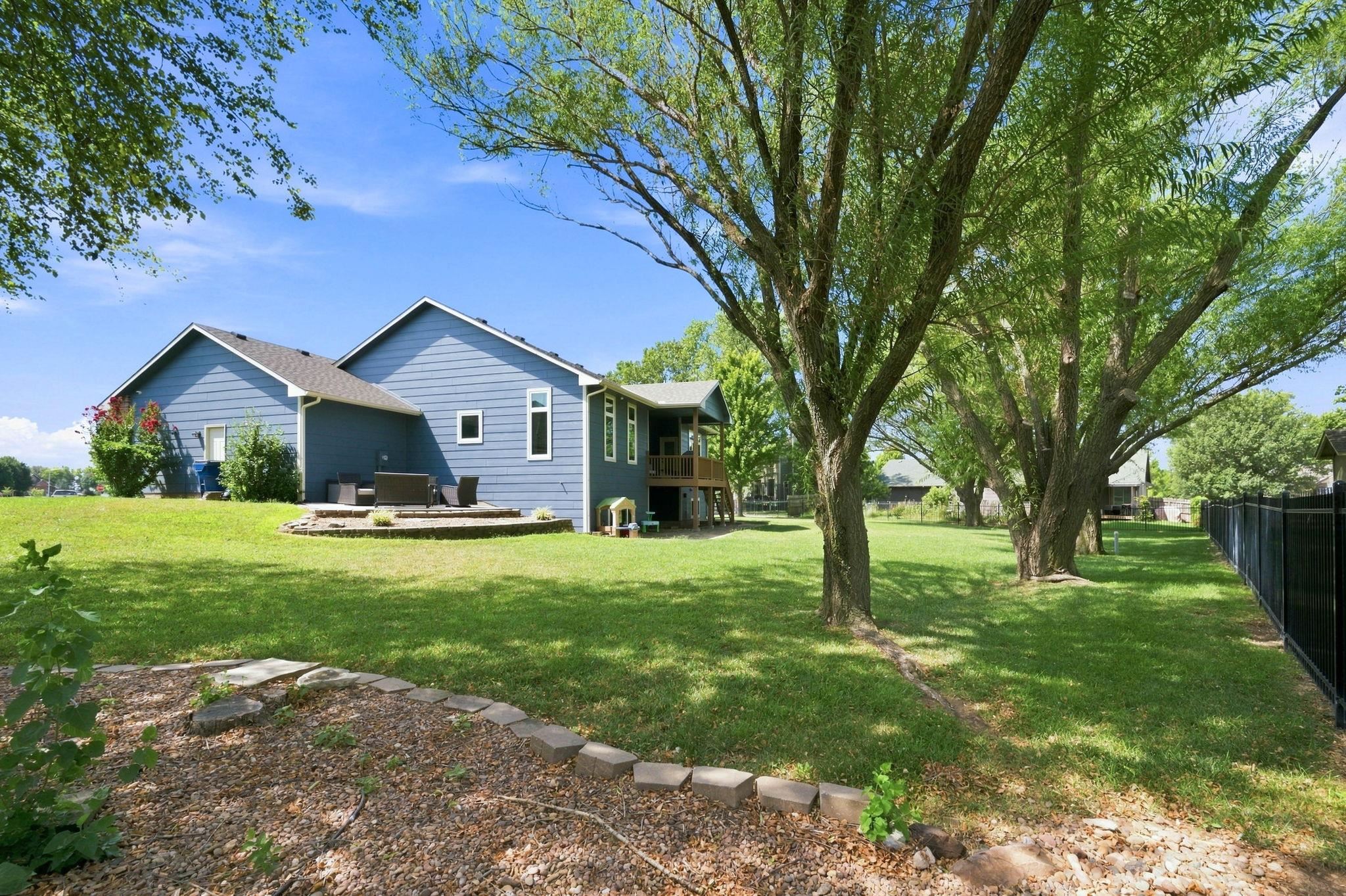 1303 S Ravenwood Ct Property Photo 34