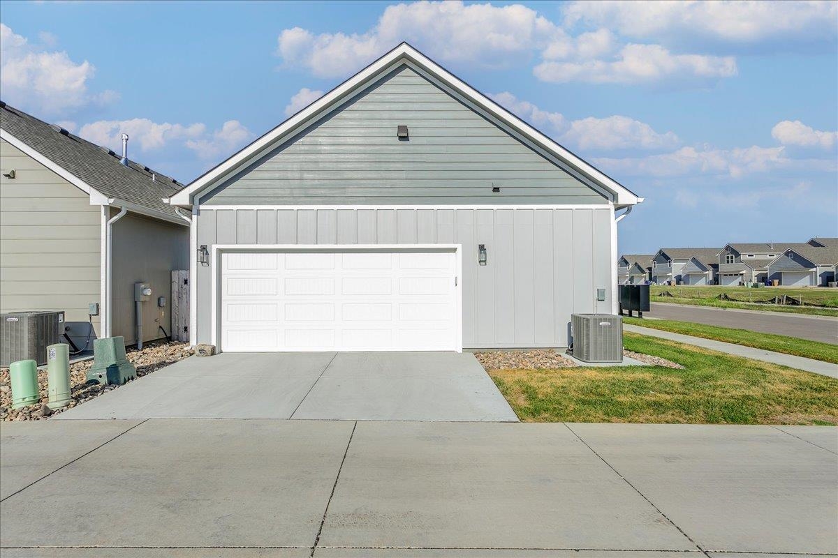 441 E Lexington Ln Property Photo 17