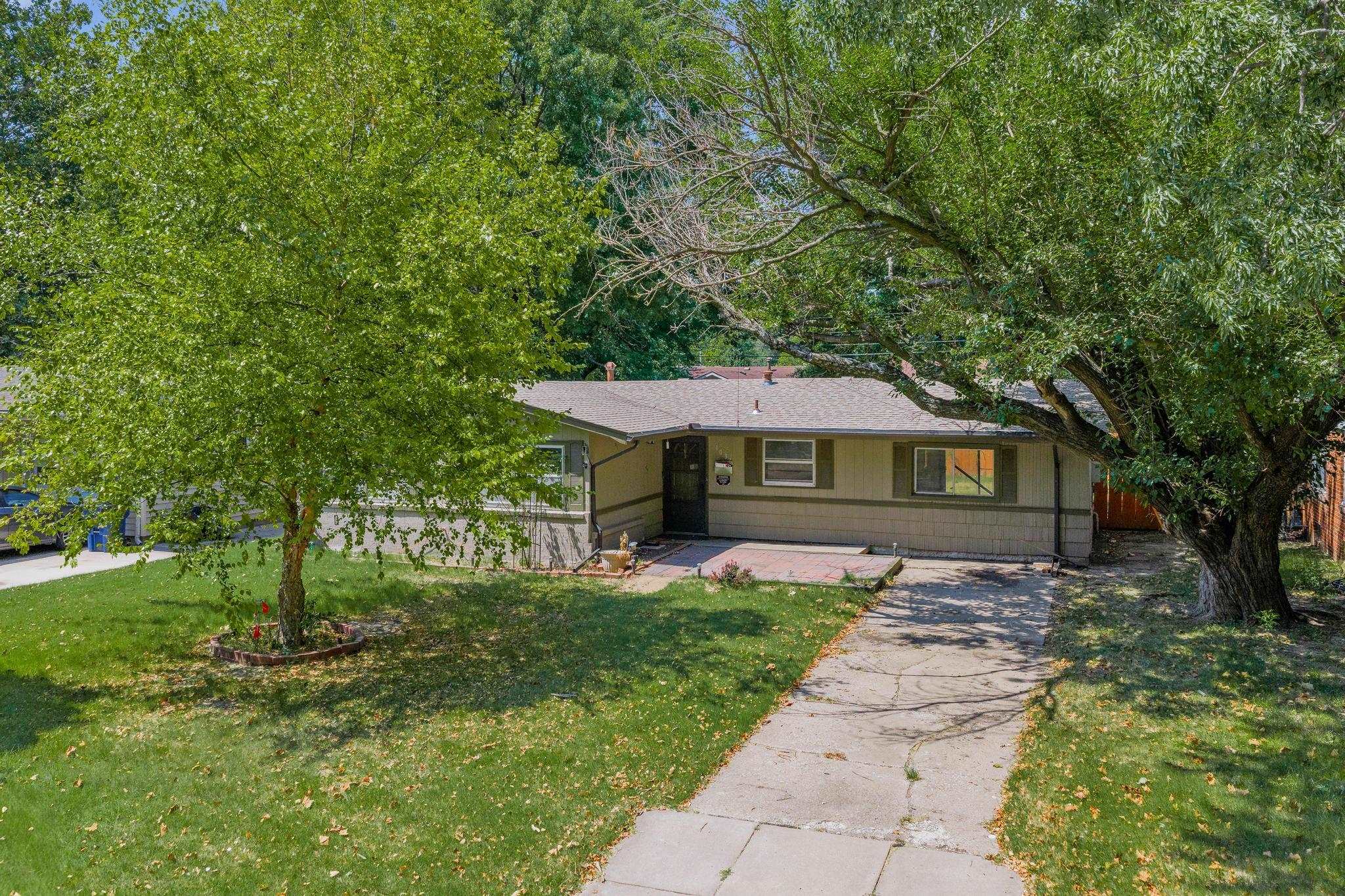 1037 Inverness Dr Property Photo 1