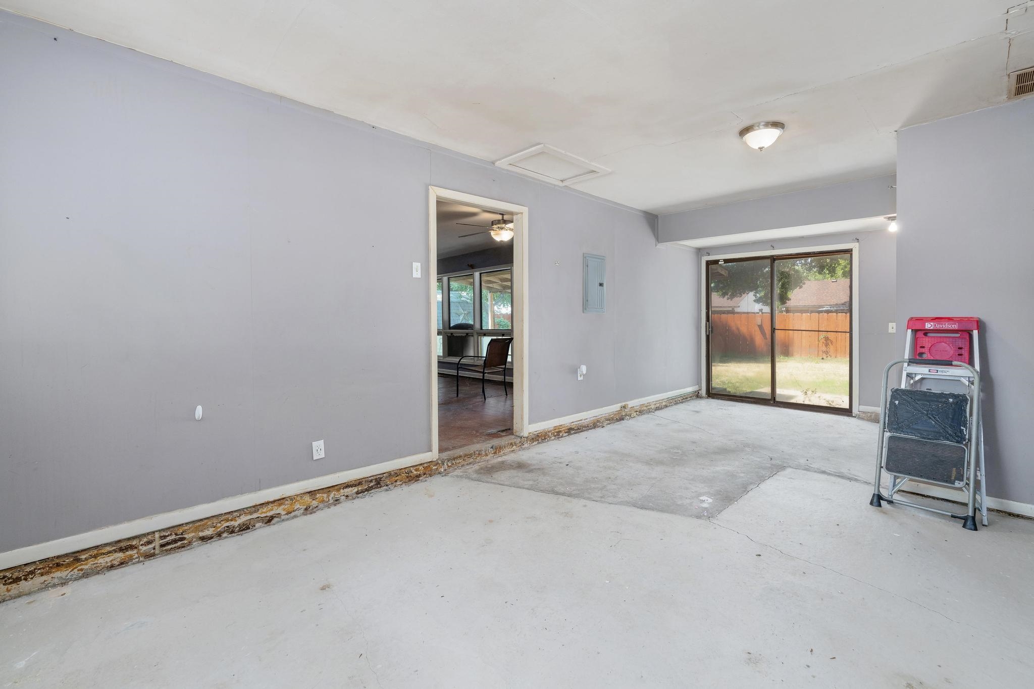 1037 Inverness Dr Property Photo 12