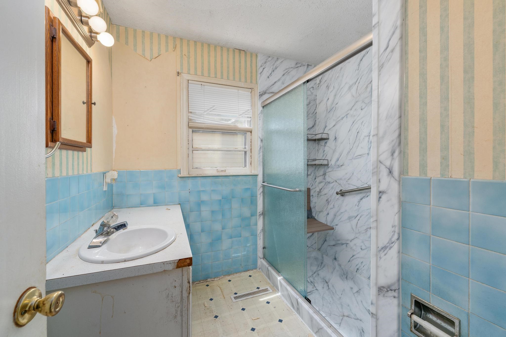 1037 Inverness Dr Property Photo 16
