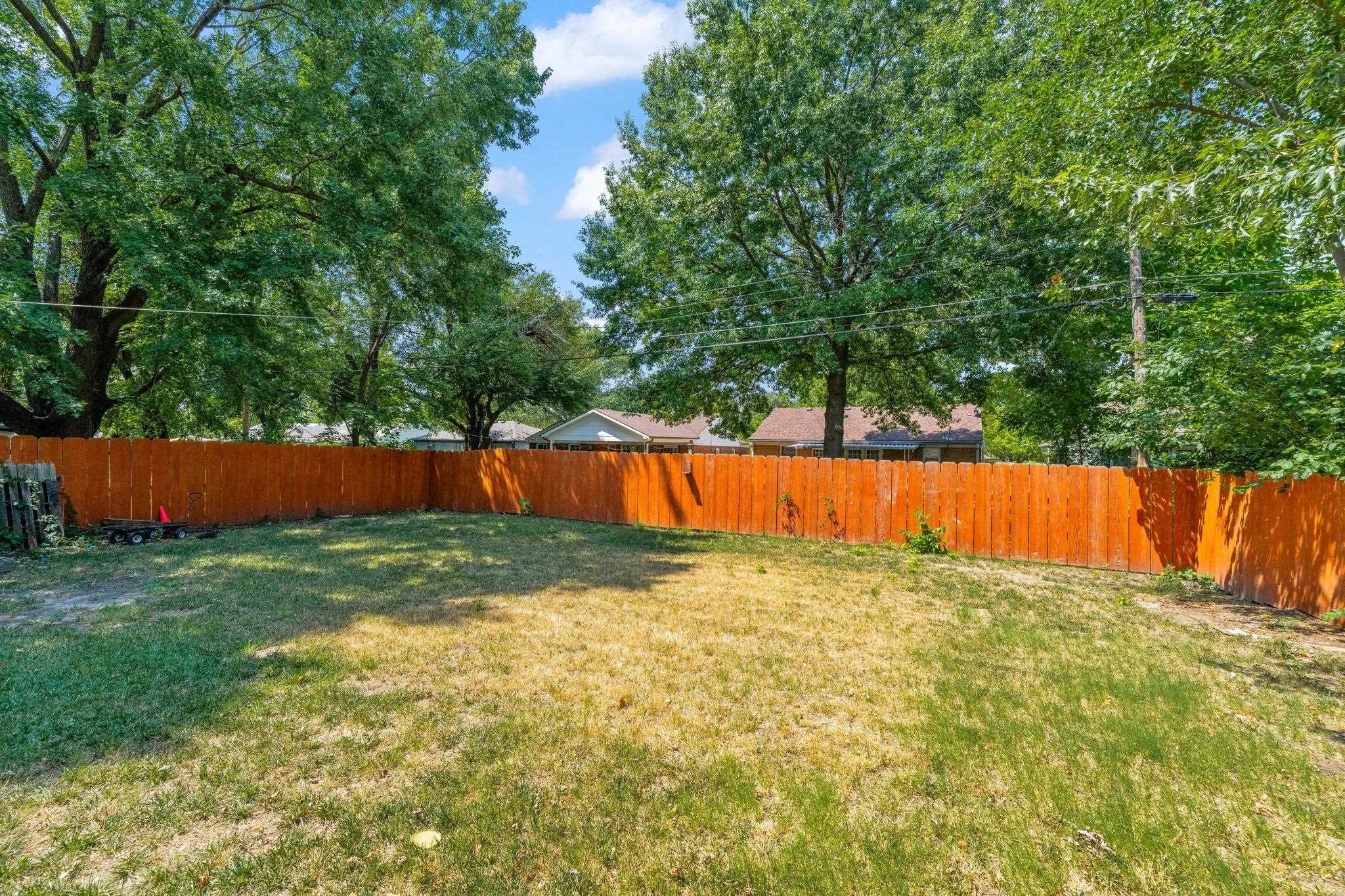 1037 Inverness Dr Property Photo 26