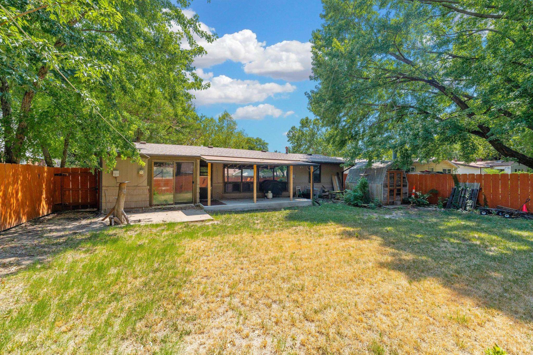 1037 Inverness Dr Property Photo 27