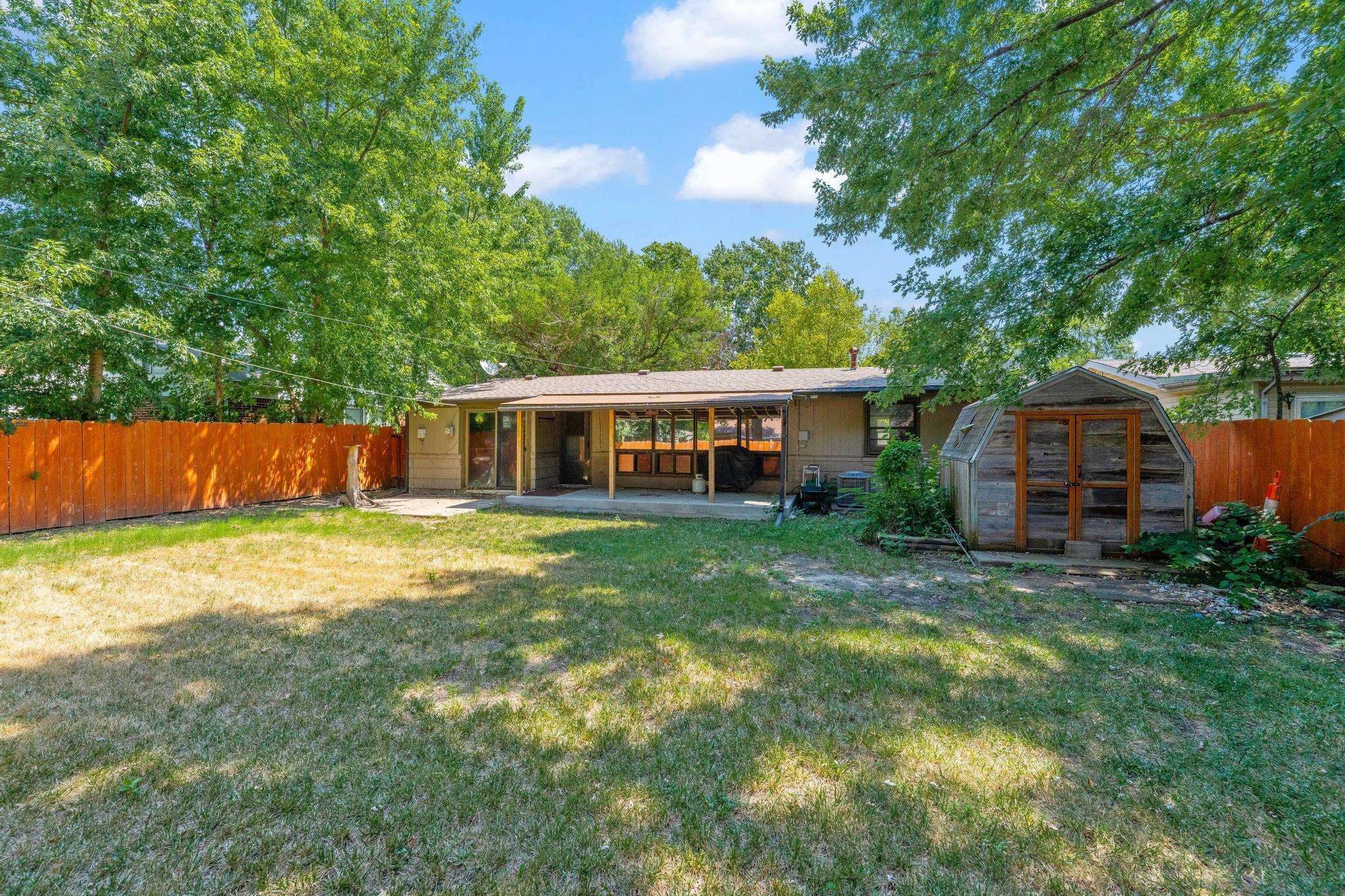 1037 Inverness Dr Property Photo 29