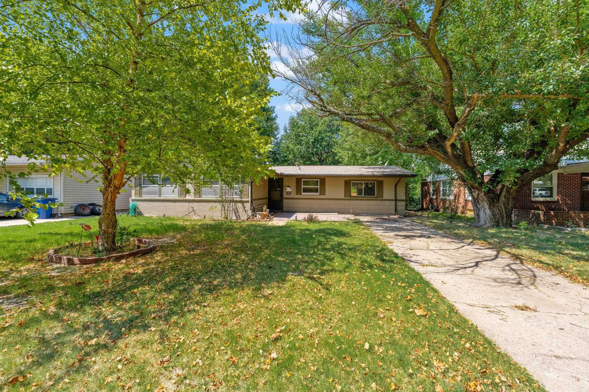 1037 Inverness Dr Property Photo 34