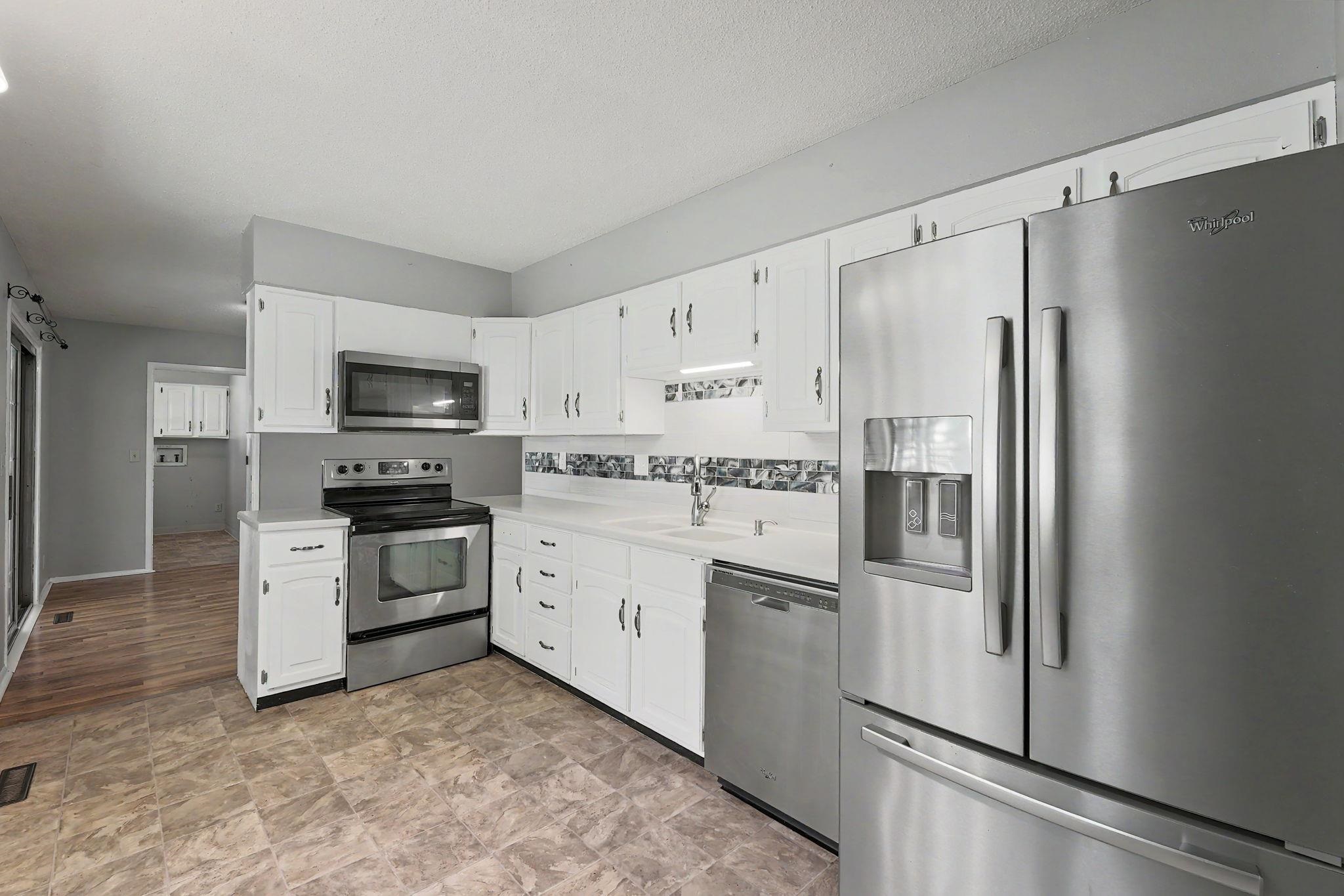 1306 E Brookfield Lane Property Photo 10