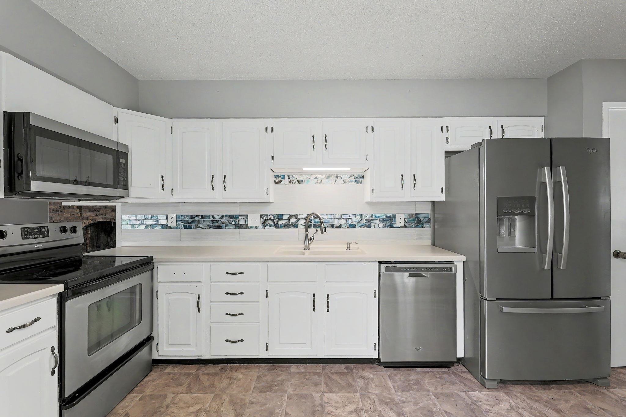 1306 E Brookfield Lane Property Photo 12