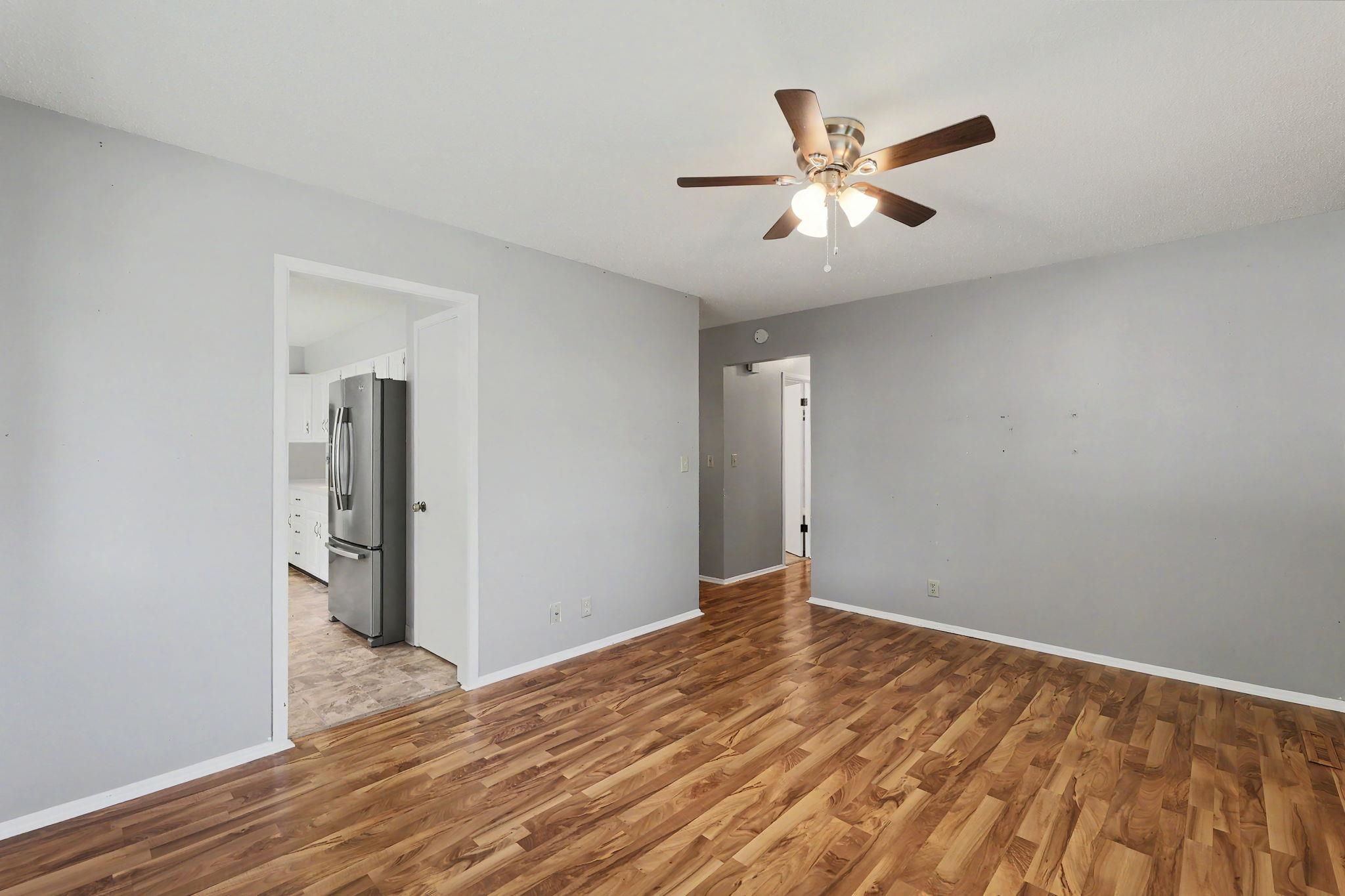 1306 E Brookfield Lane Property Photo 14