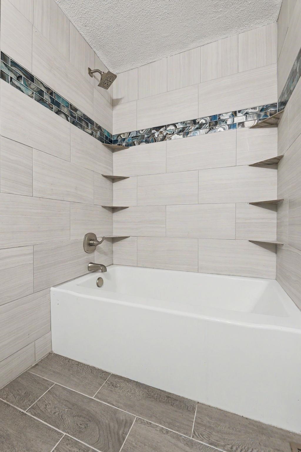 1306 E Brookfield Lane Property Photo 22