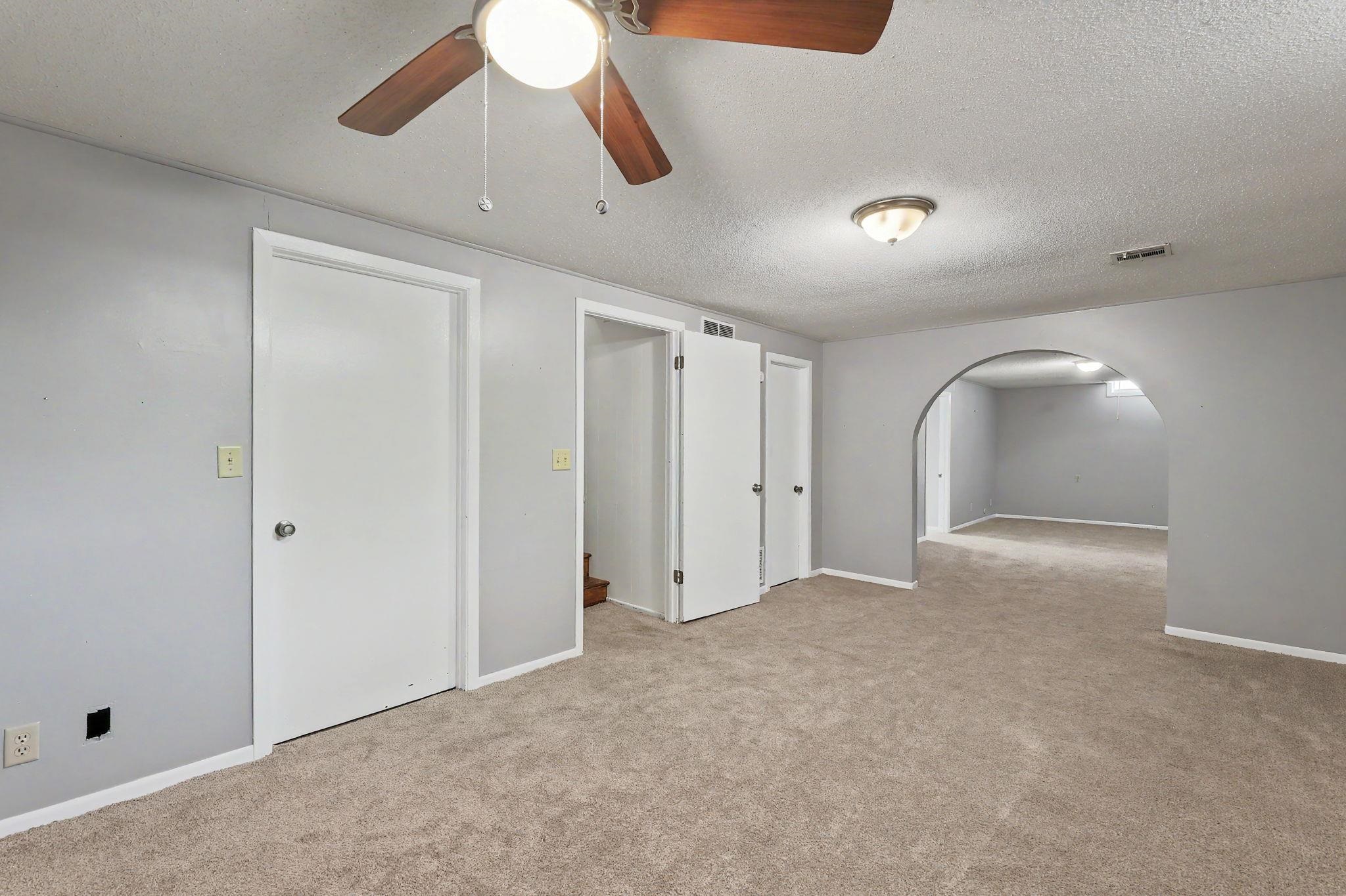 1306 E Brookfield Lane Property Photo 26