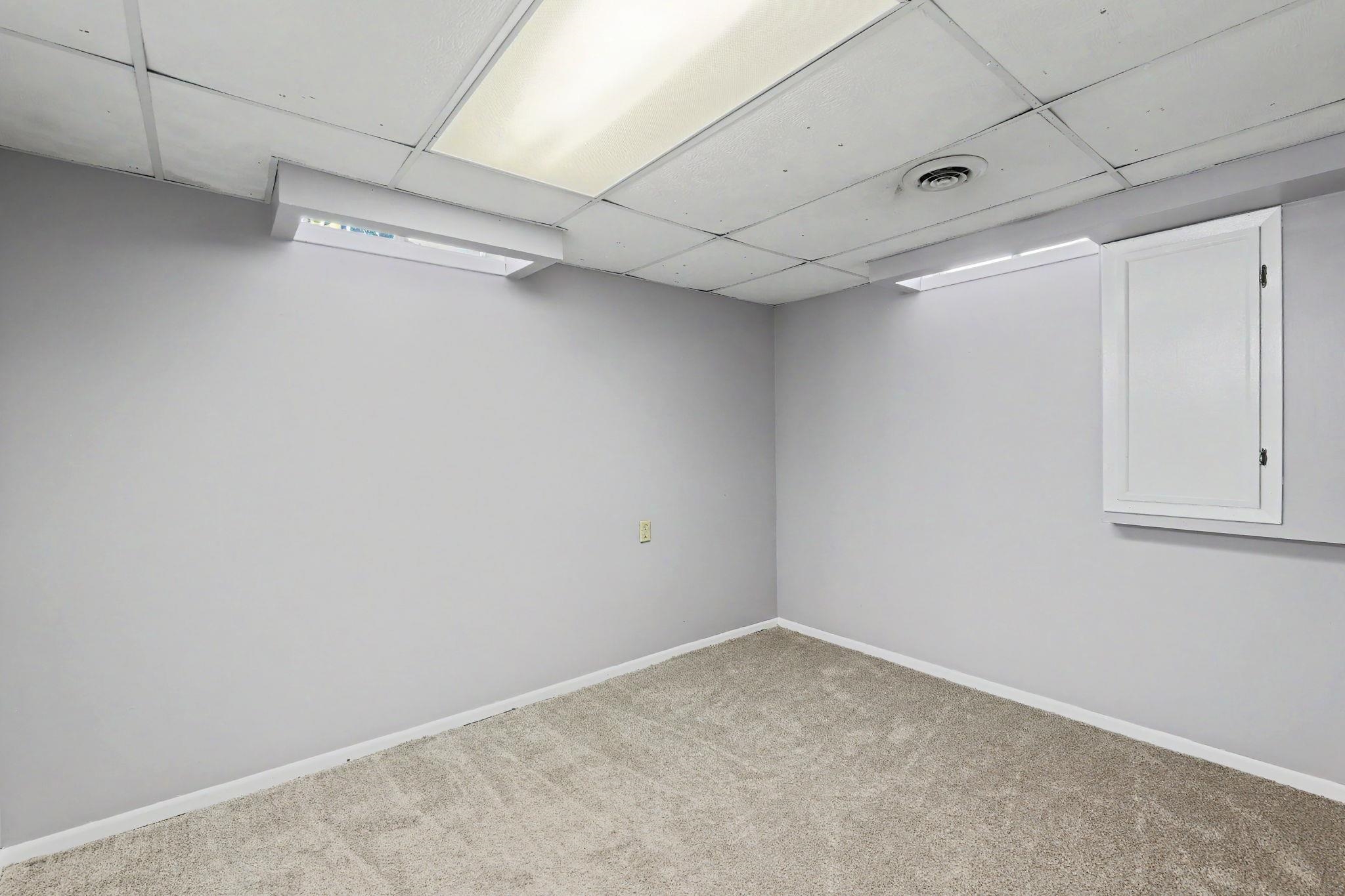 1306 E Brookfield Lane Property Photo 29