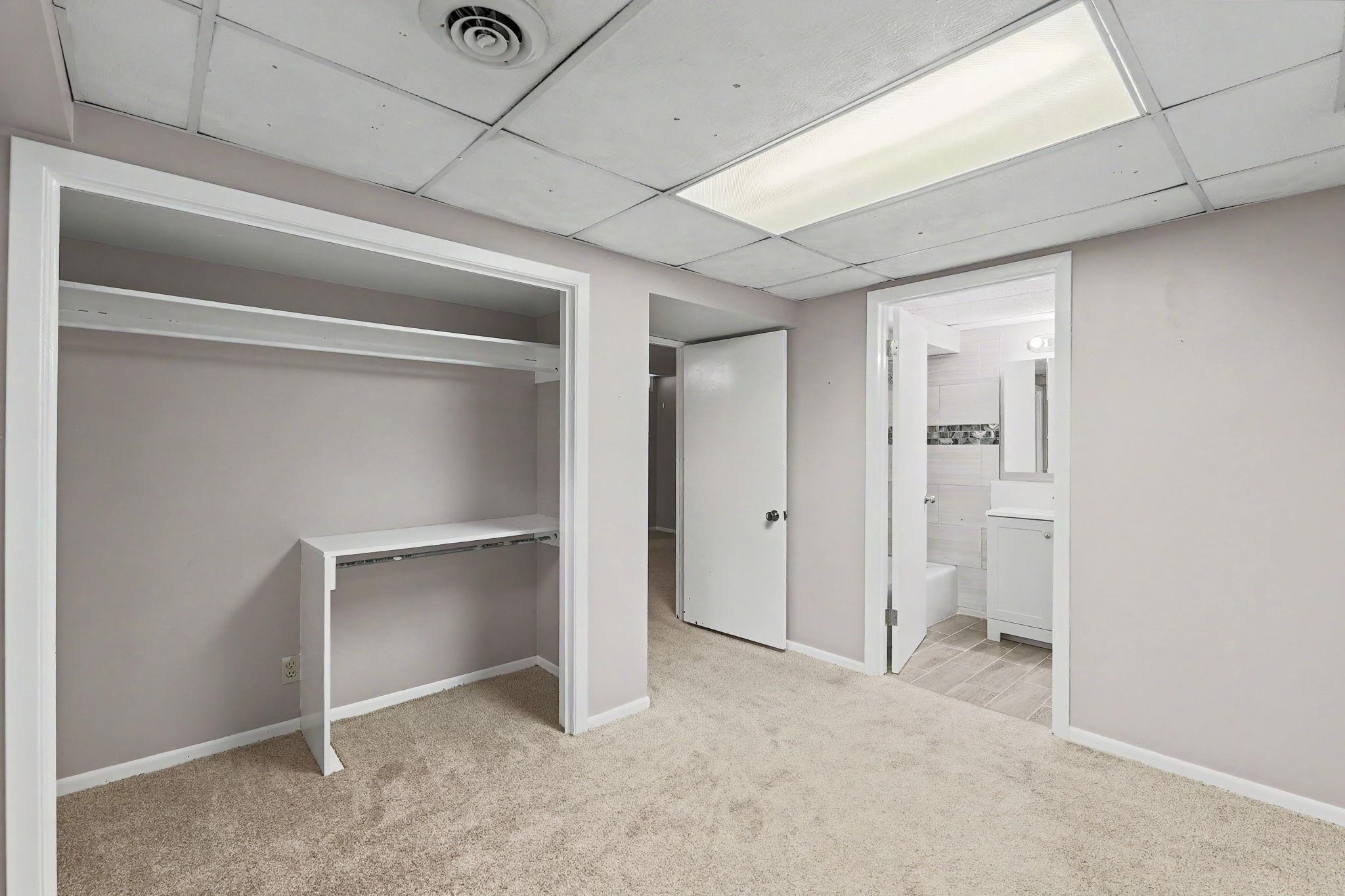 1306 E Brookfield Lane Property Photo 33