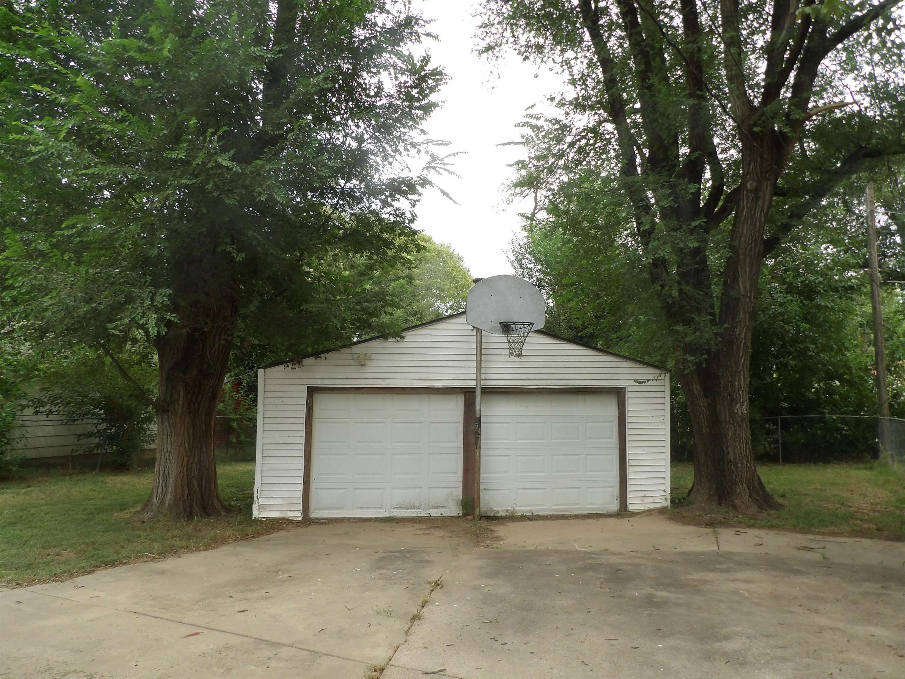 826 N Kokomo Ave Property Photo 2