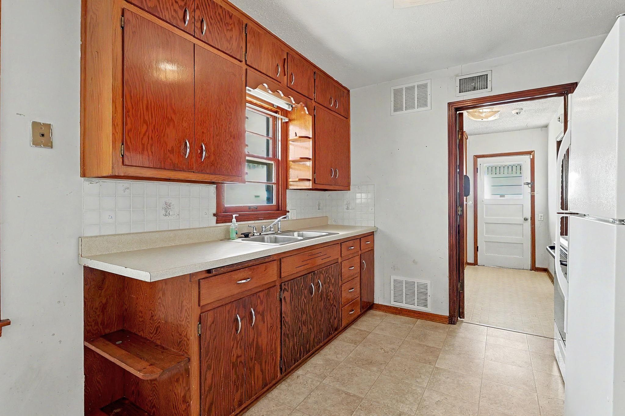3255 S Gold Property Photo 11