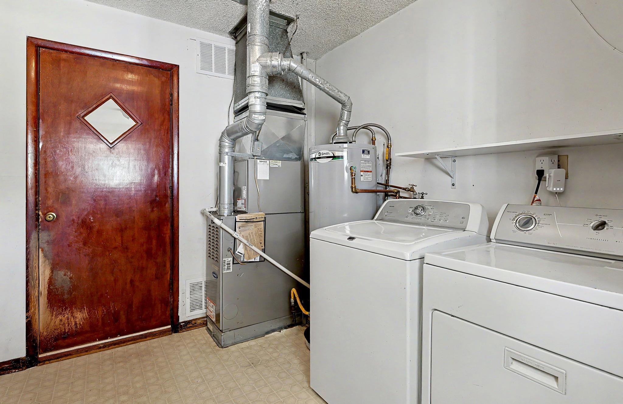 3255 S Gold Property Photo 17
