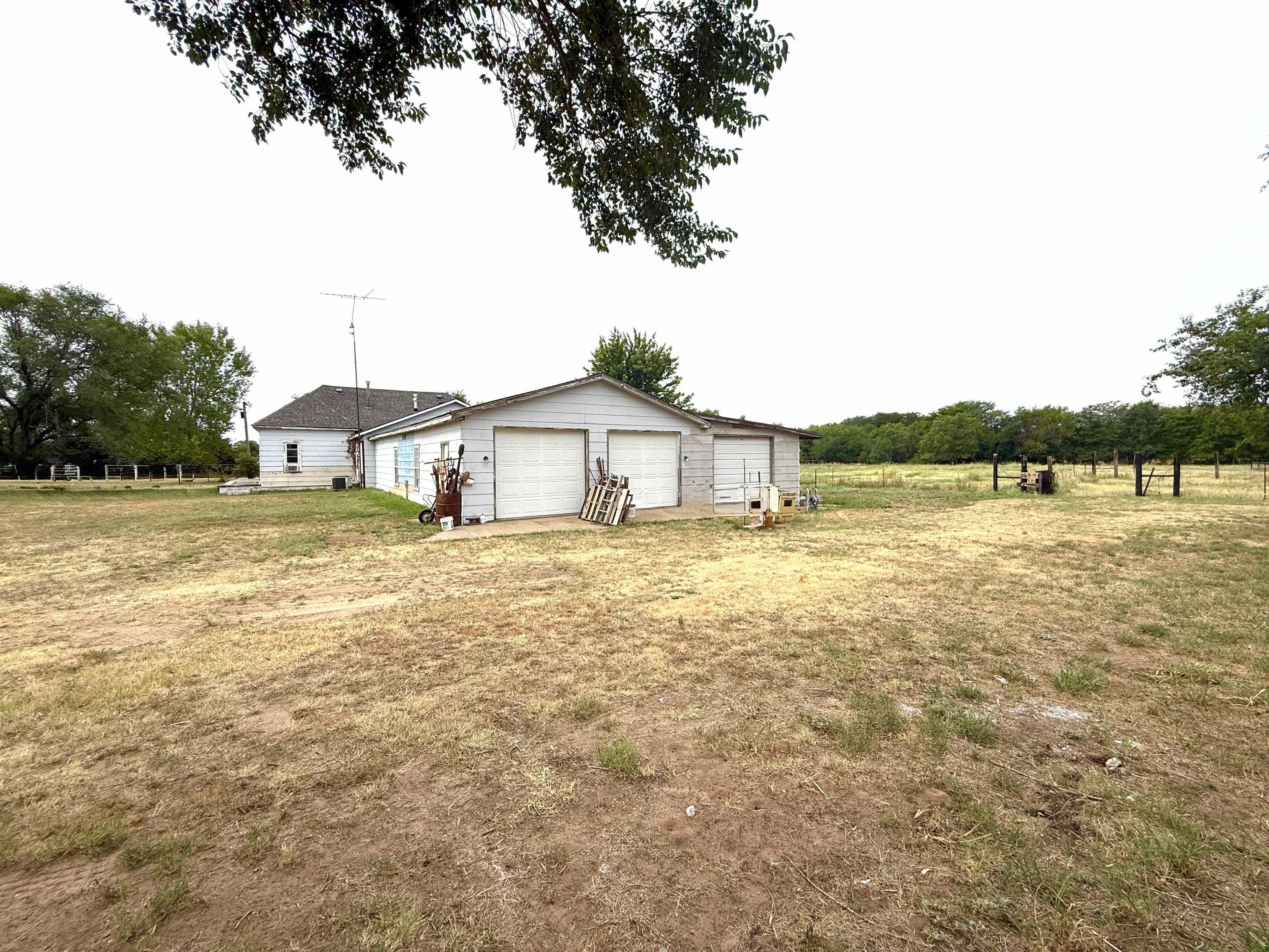 1006 Nw 70 Rd Property Photo 2