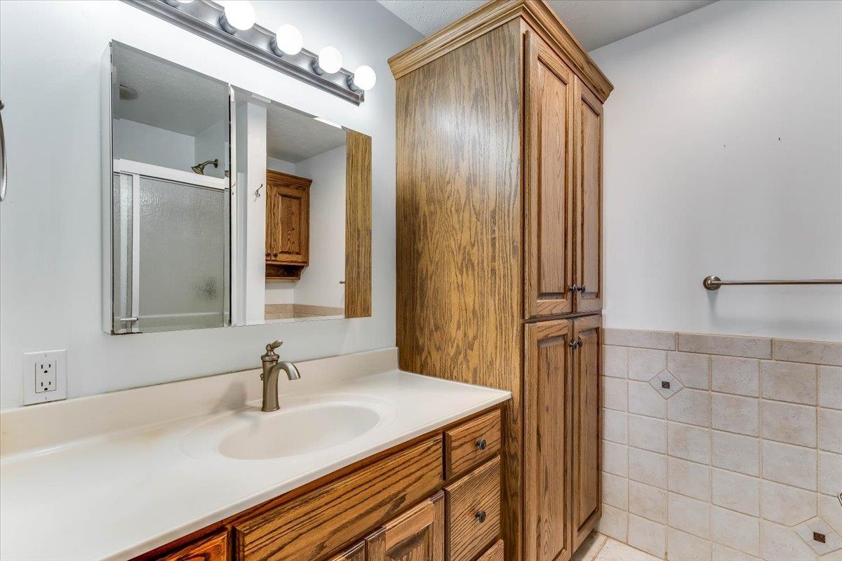 16911 S Woodberry Property Photo 5