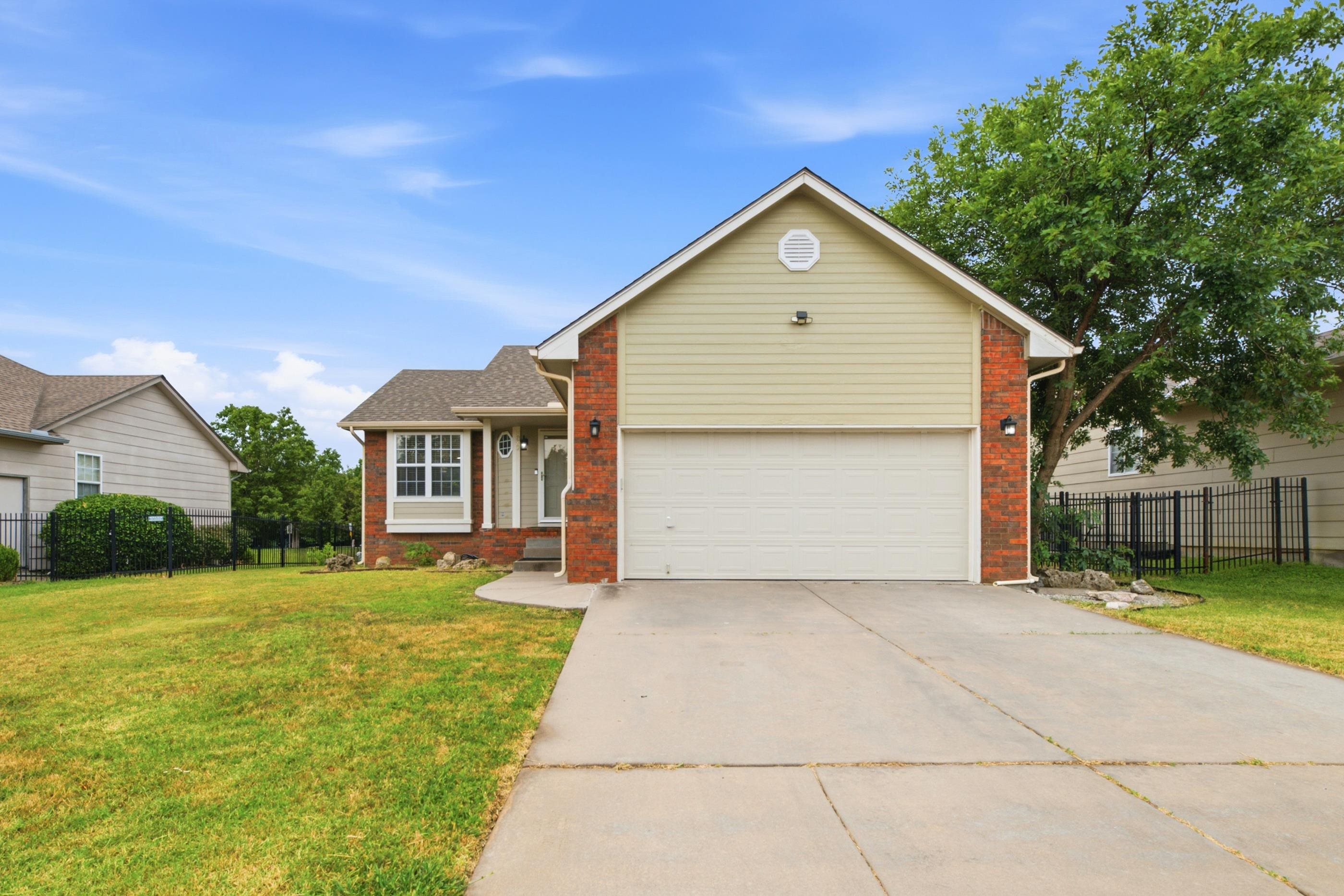 882 S Bedford Ct