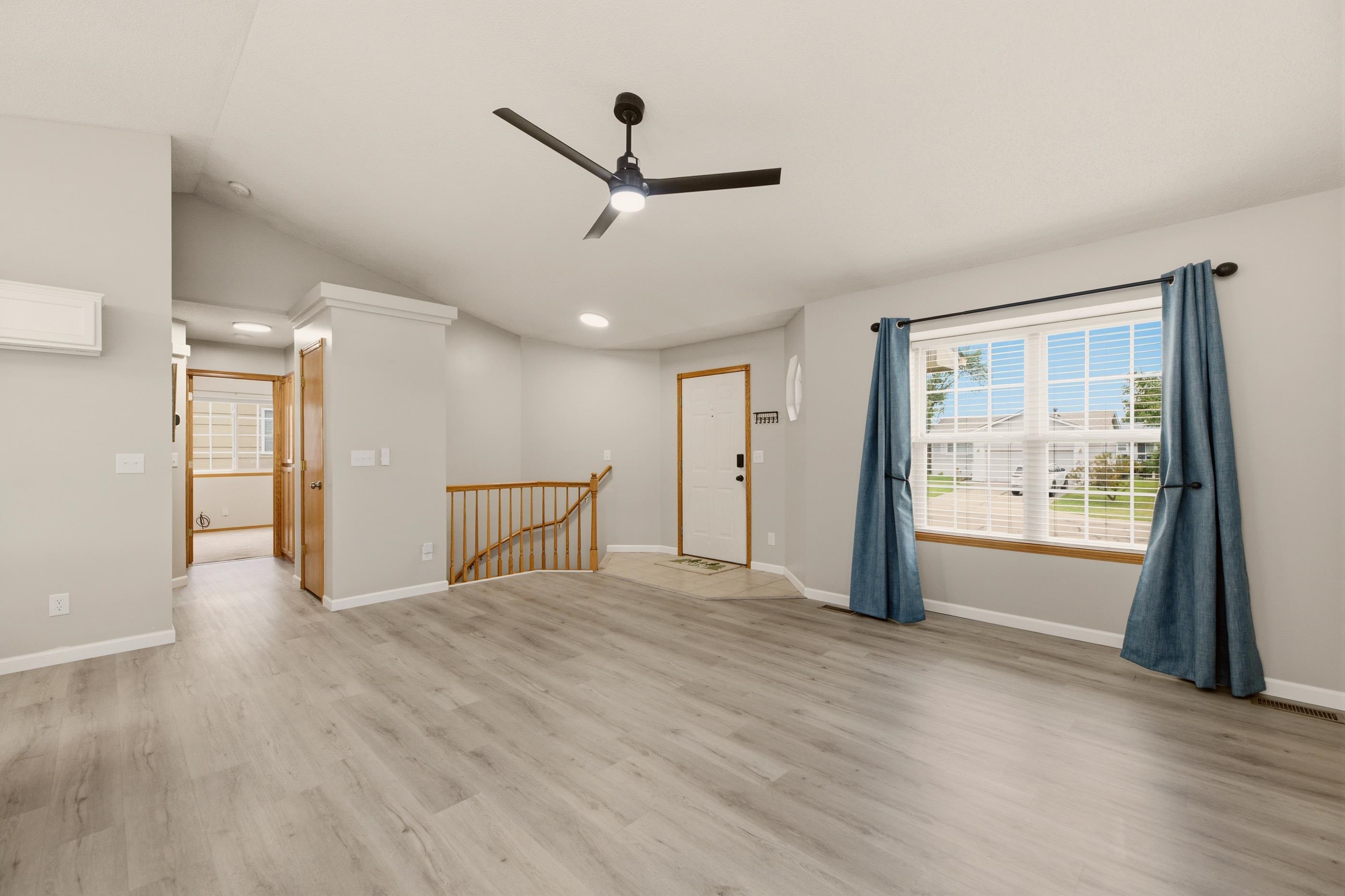 882 S Bedford Ct Property Photo 4