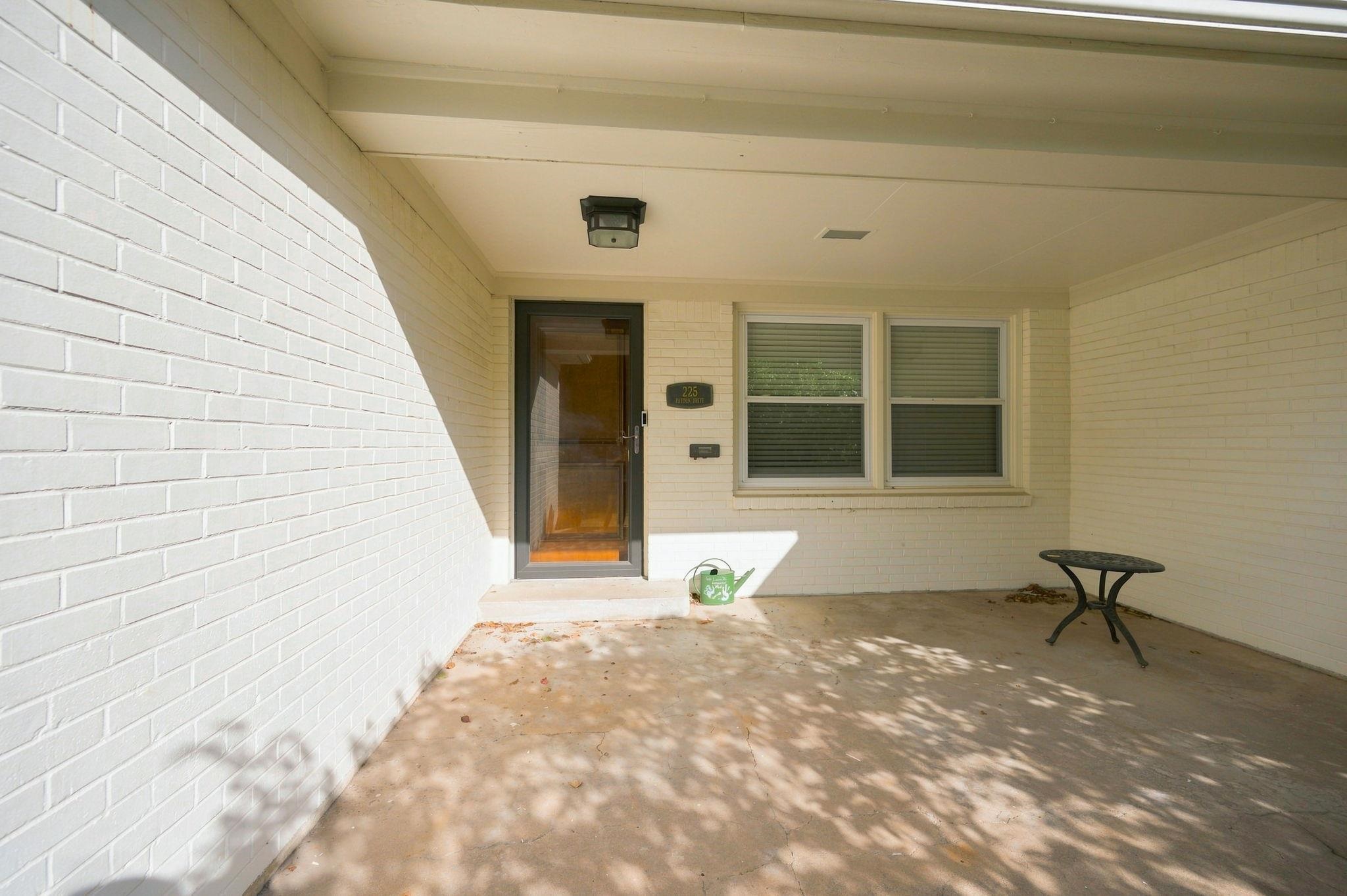 225 N Patton St Property Photo 4