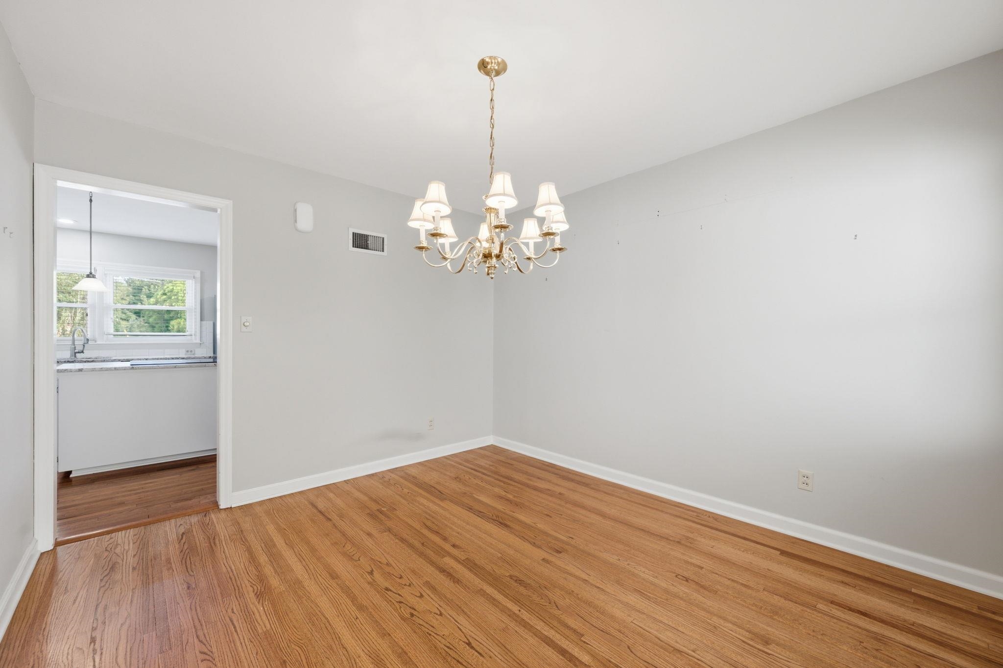 225 N Patton St Property Photo 9