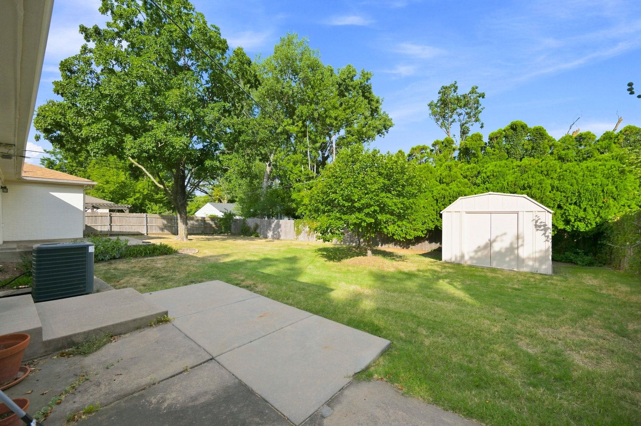 225 N Patton St Property Photo 31