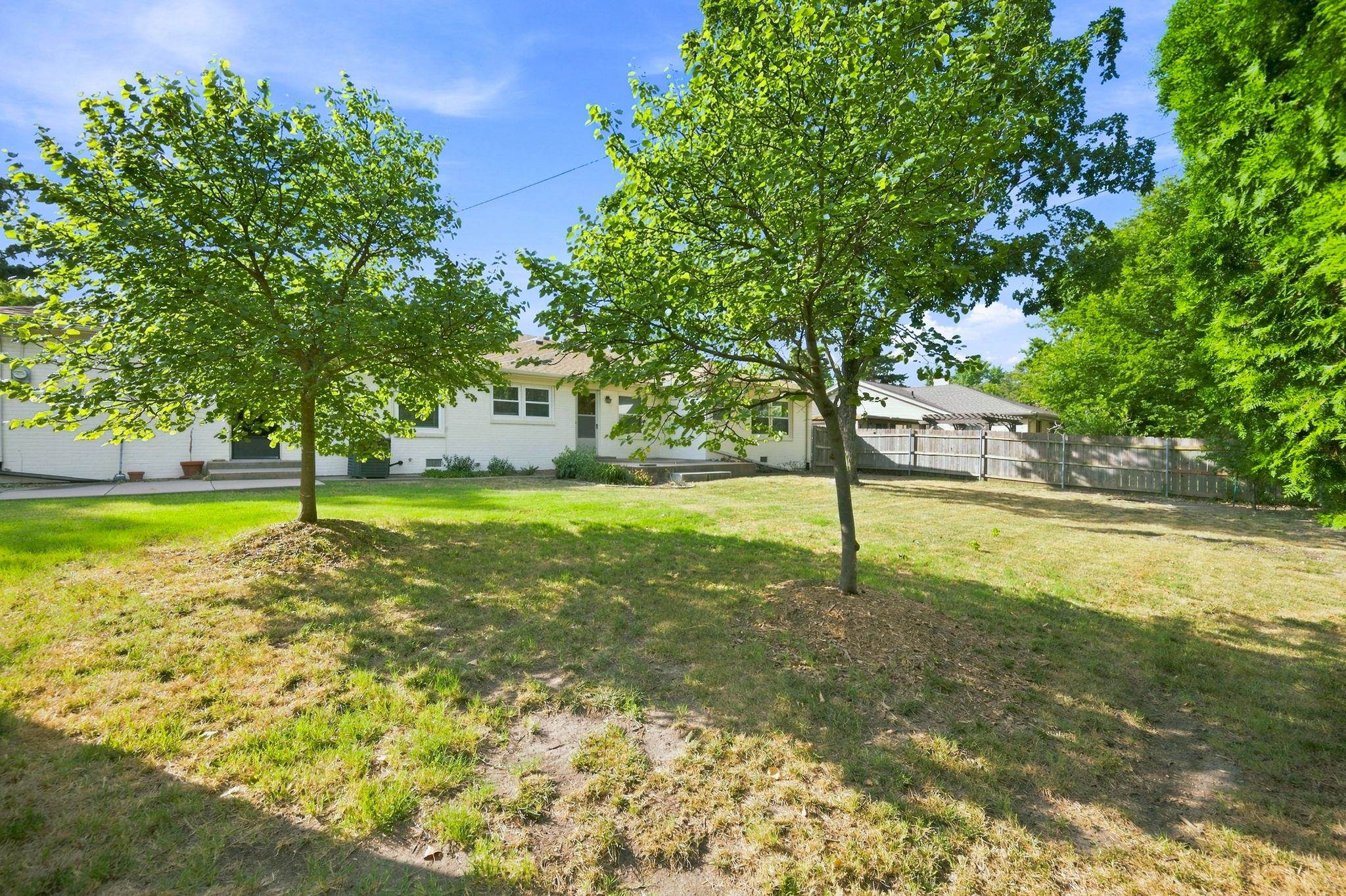 225 N Patton St Property Photo 32