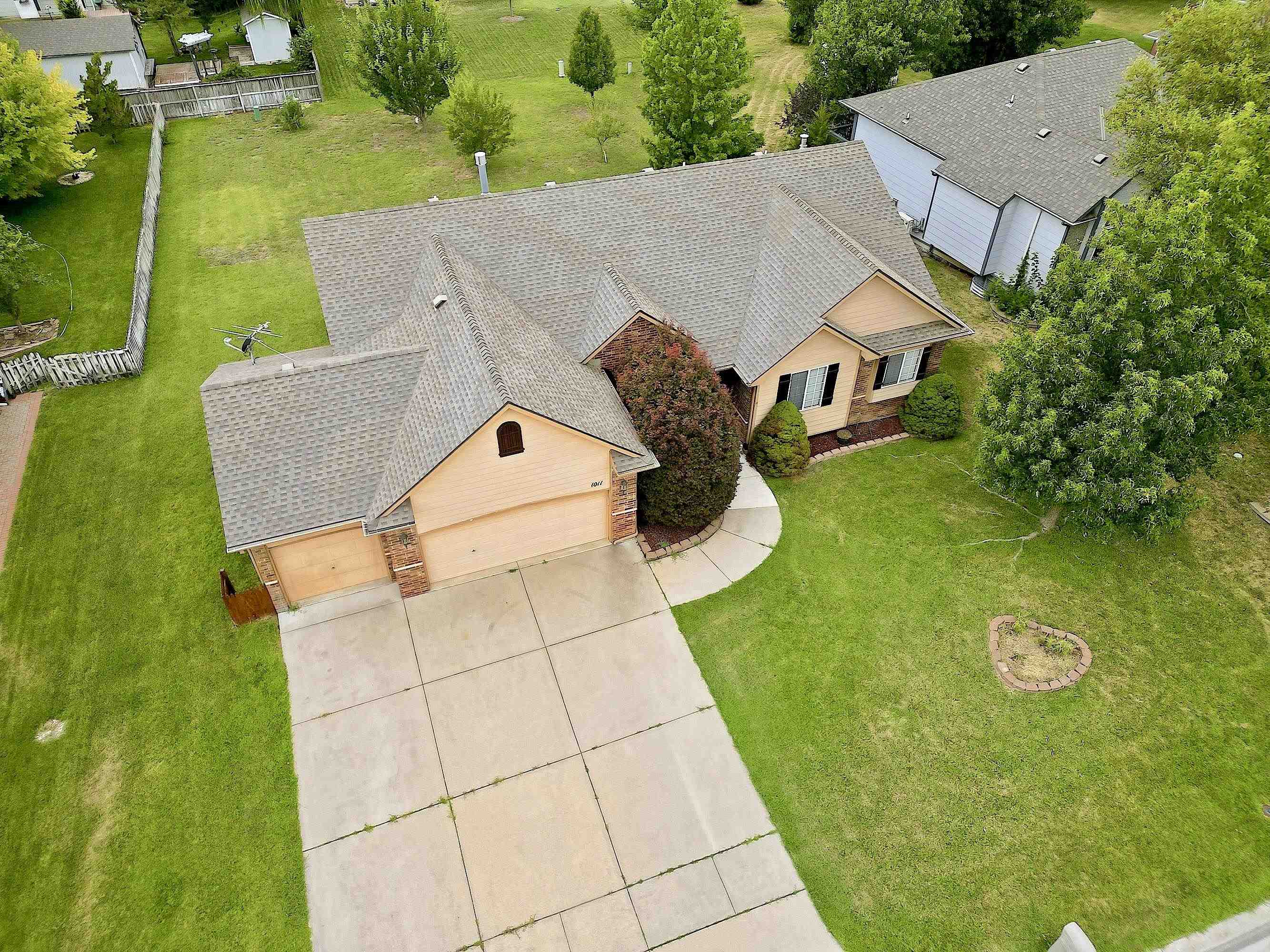 1011 S Sagebrush Property Photo 2